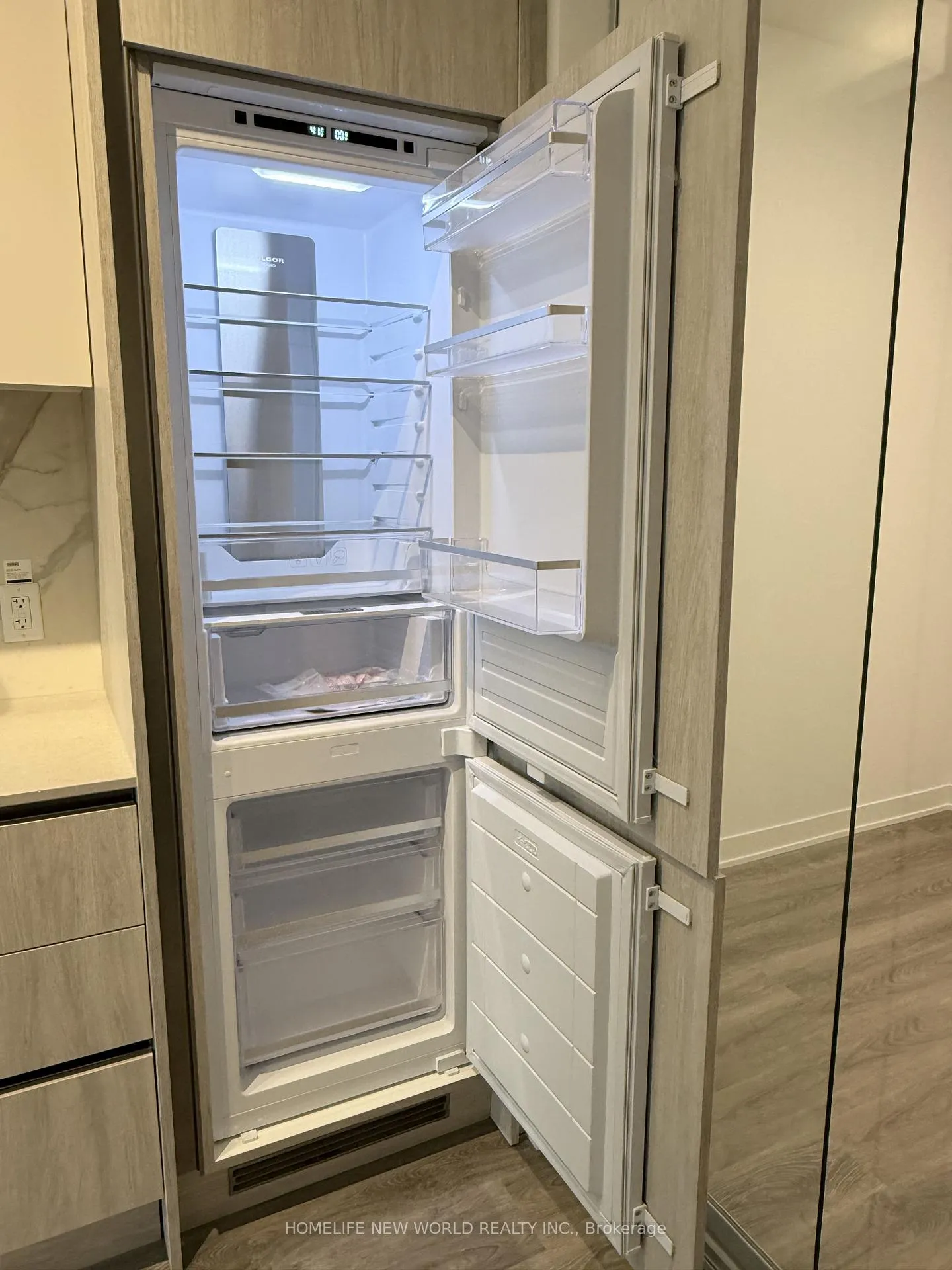 Photo 7 of Unit 2807, 180 Front Street E, Toronto, Moss Park — HOMEH