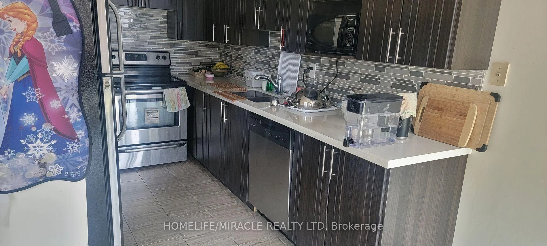 Photo 4 of Unit 1407, 10 Markbrook Lane, Etobicoke, Mount Olive-Silverstone-Jamestown — HOMEH