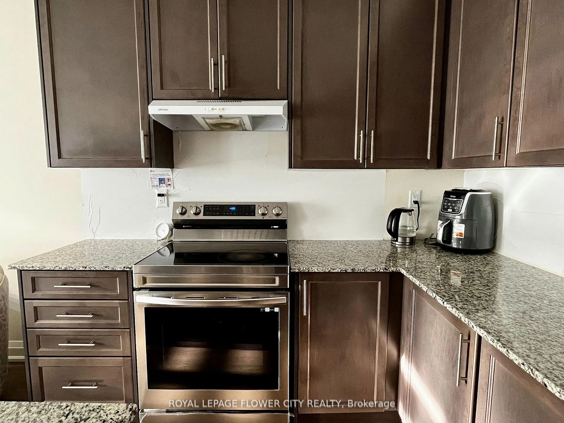 Photo 9 of 523 Danks Ridge Drive, Ajax, South East — HOMEH