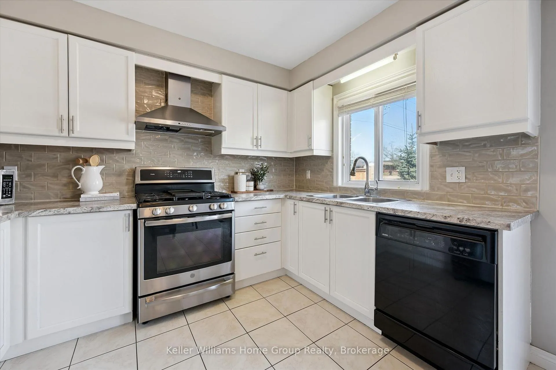 Photo 16 of 35 Thornton Street, Guelph, Grange Road — HOMEH