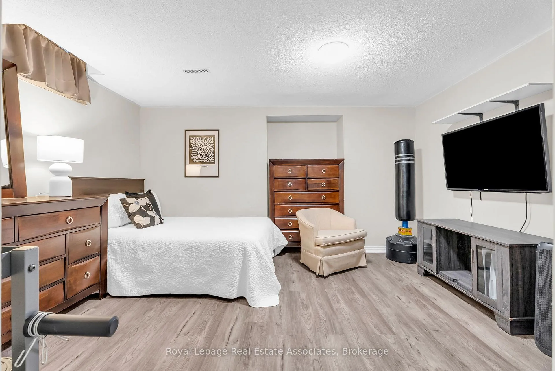 Photo 39 of 20 Jeremy Place, Brampton, Northgate — HOMEH