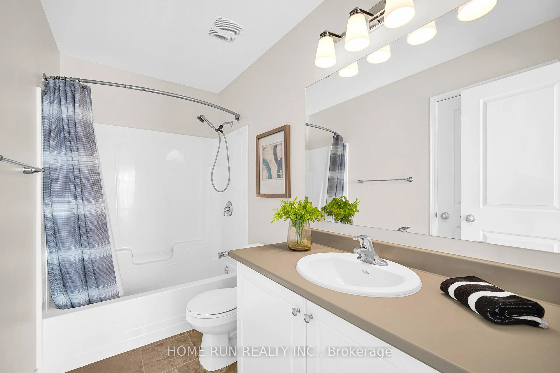 Photo 36 of 636 Pamplona Private, Ottawa, Barrhaven - Stonebridge — HOMEH