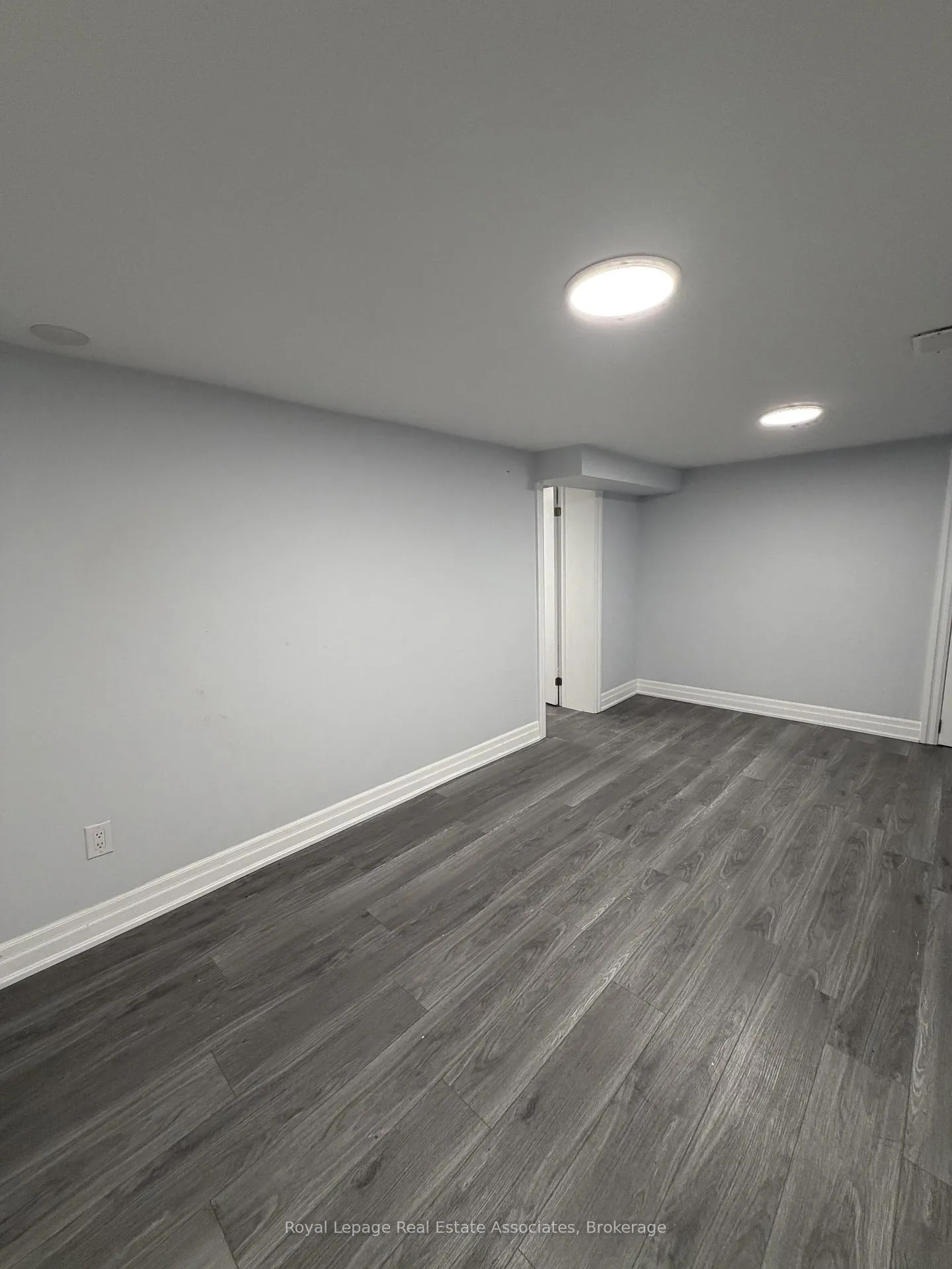 Photo 2 of Unit 1, 46 Dell Park Avenue, Toronto, Englemount-Lawrence — HOMEH