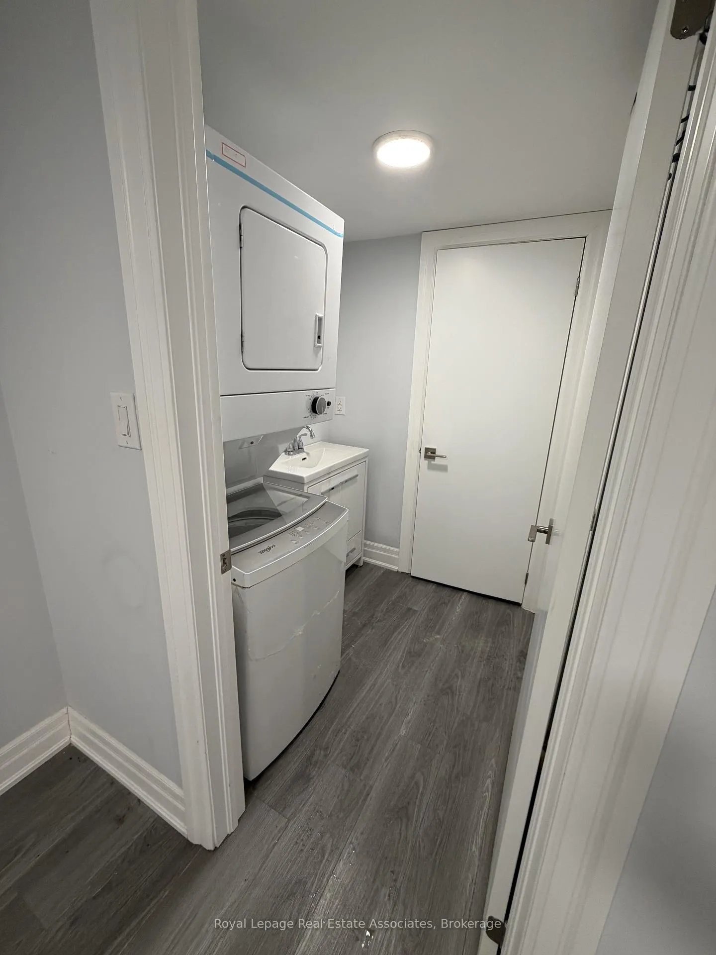 Photo 3 of Unit 1, 46 Dell Park Avenue, Toronto, Englemount-Lawrence — HOMEH