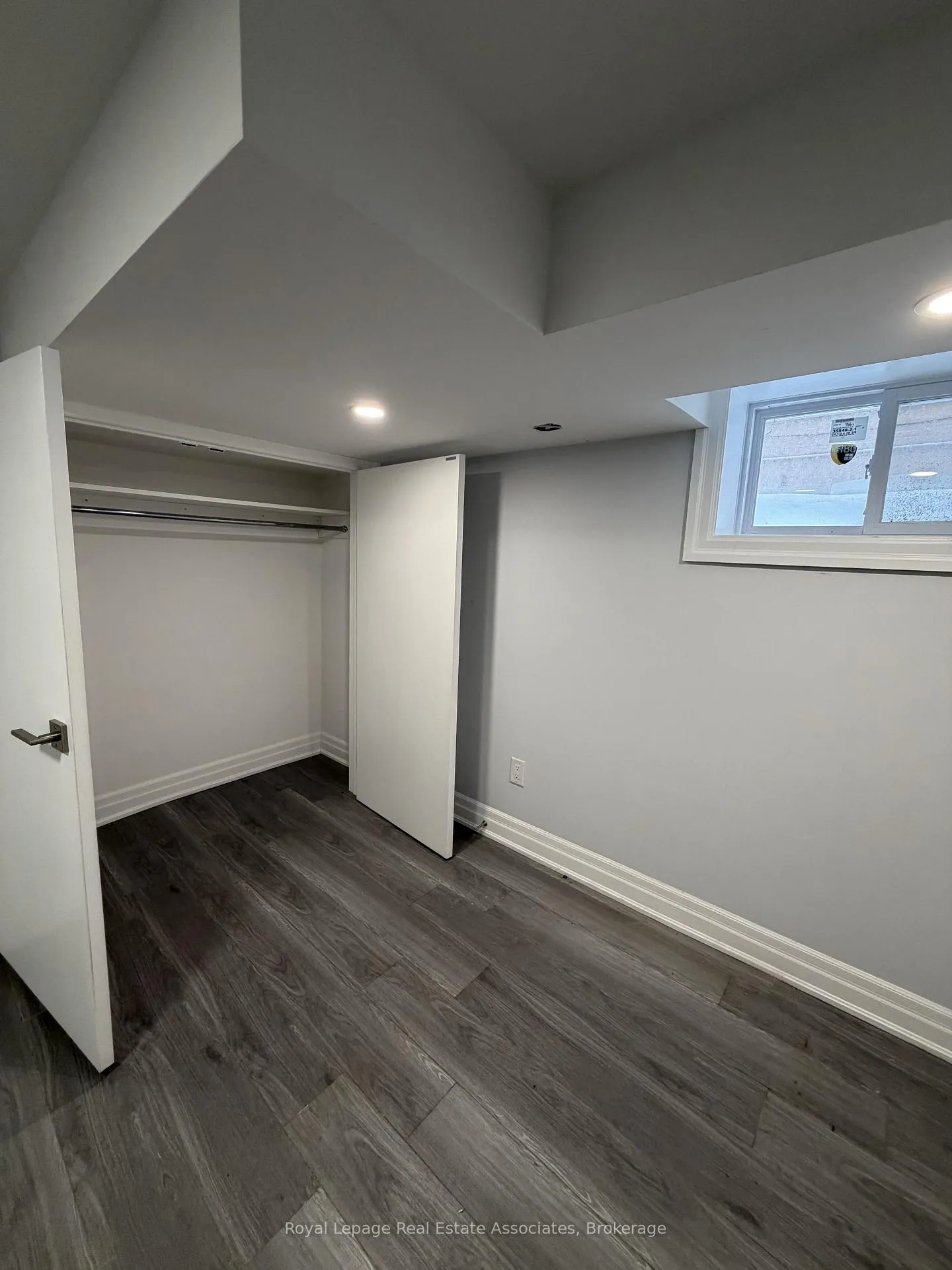 Photo 5 of Unit 1, 46 Dell Park Avenue, Toronto, Englemount-Lawrence — HOMEH