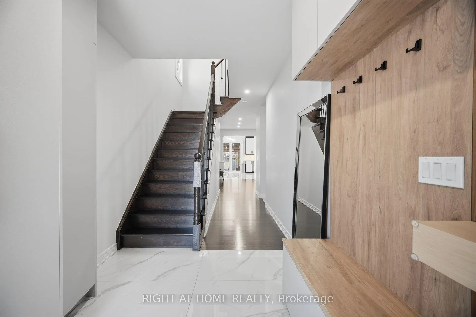 Photo 5 of 87 Via Toscana Drive, Vaughan, Vellore Village — HOMEH