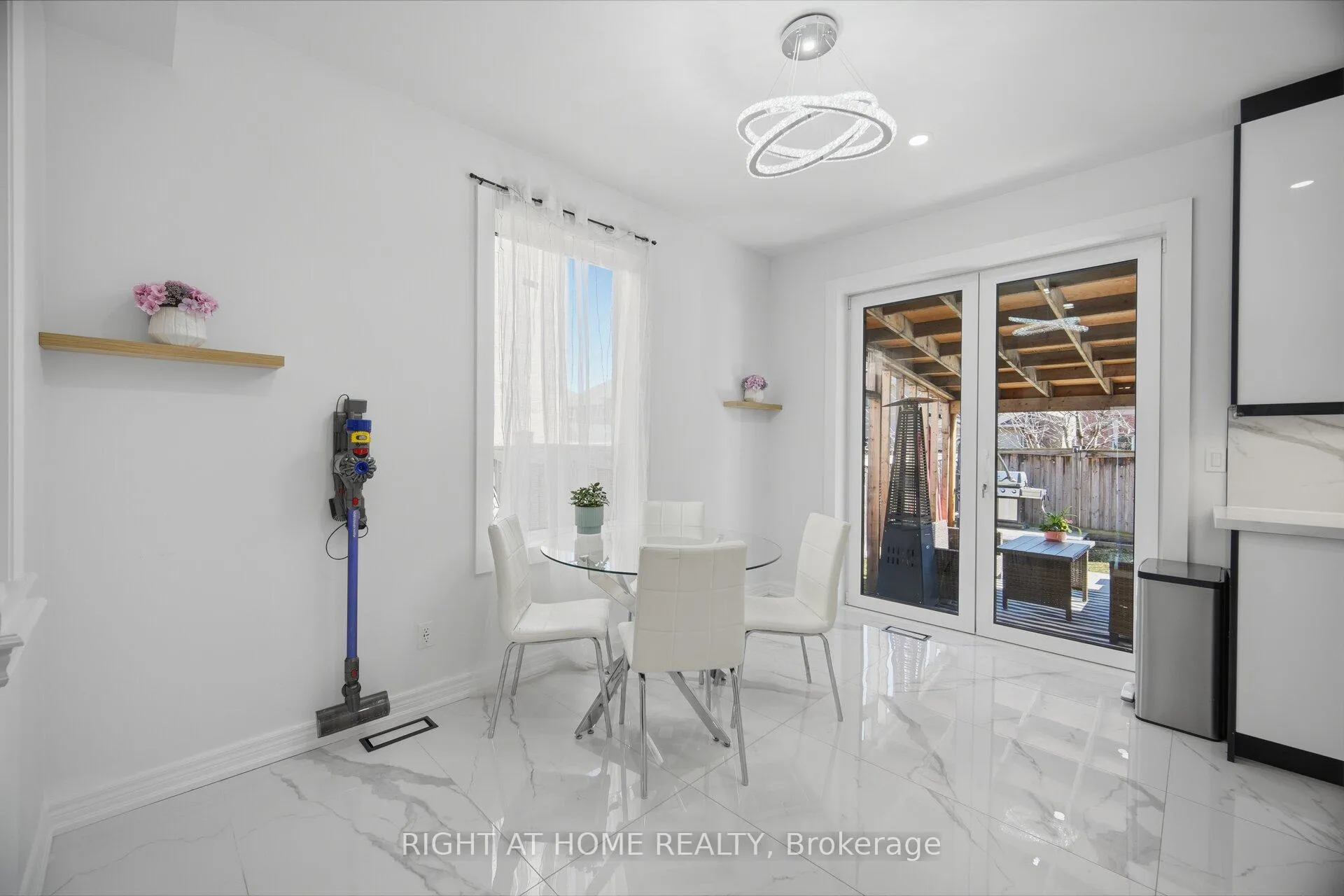 Photo 11 of 87 Via Toscana Drive, Vaughan, Vellore Village — HOMEH