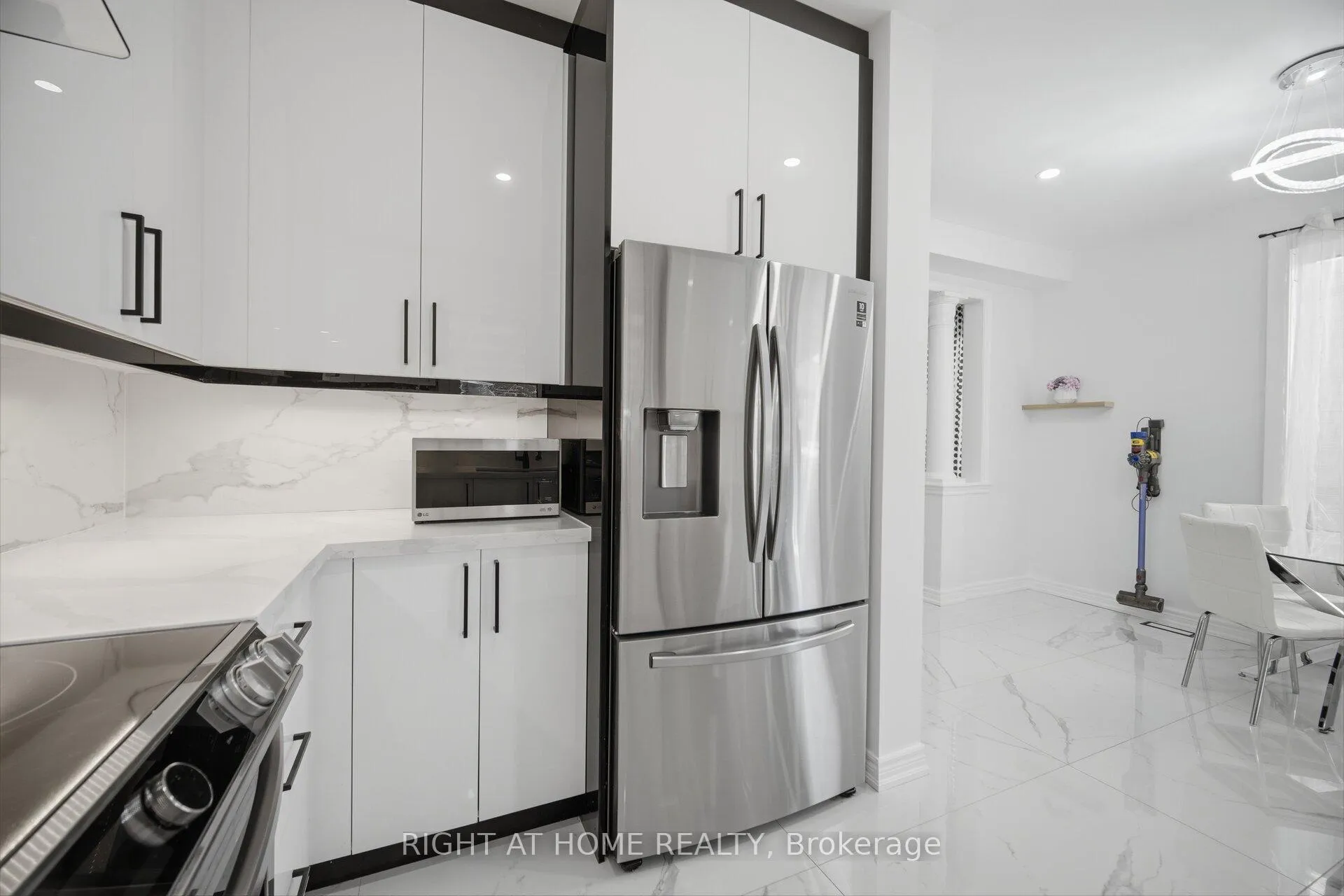 Photo 15 of 87 Via Toscana Drive, Vaughan, Vellore Village — HOMEH