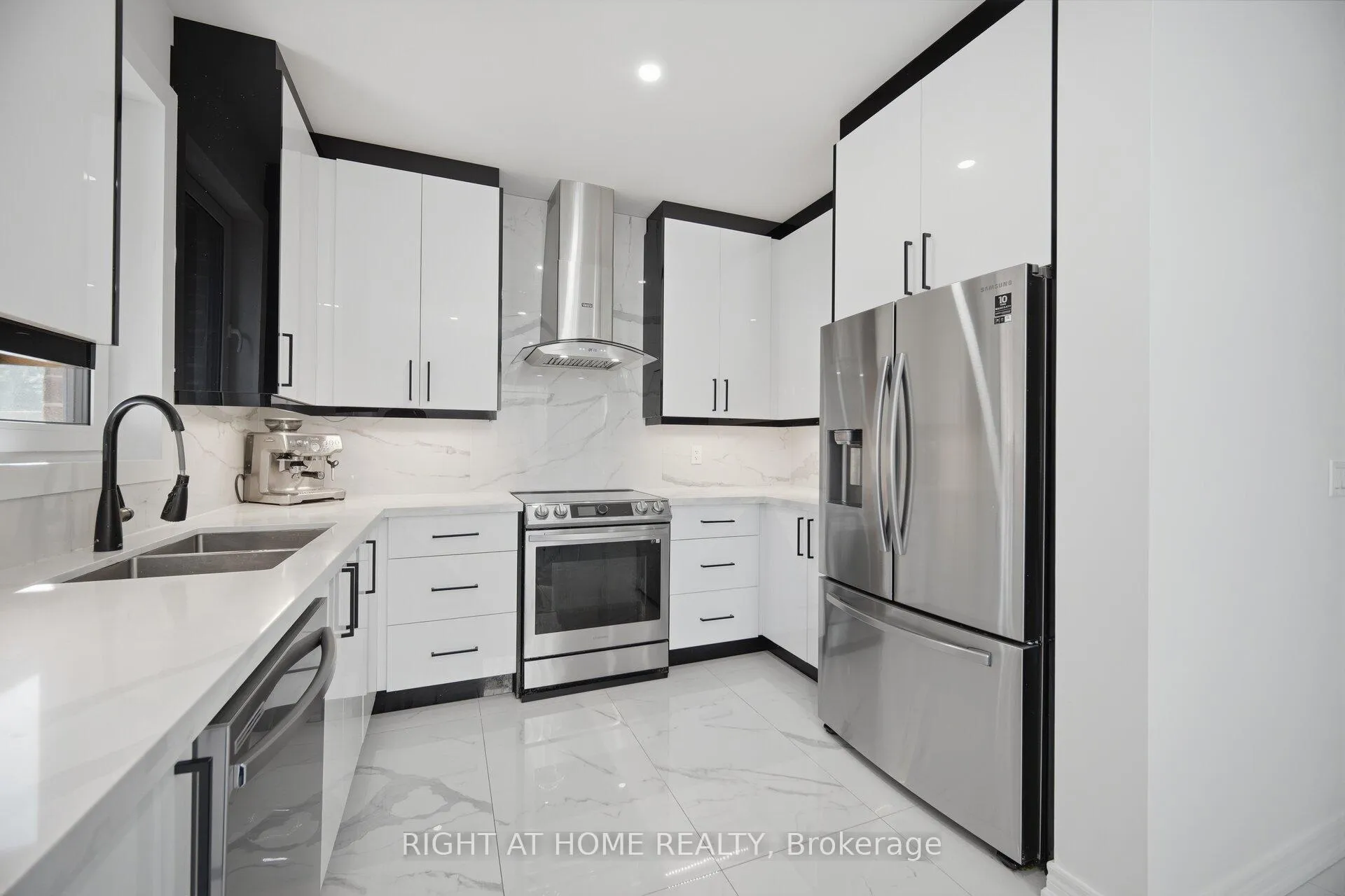 Photo 16 of 87 Via Toscana Drive, Vaughan, Vellore Village — HOMEH