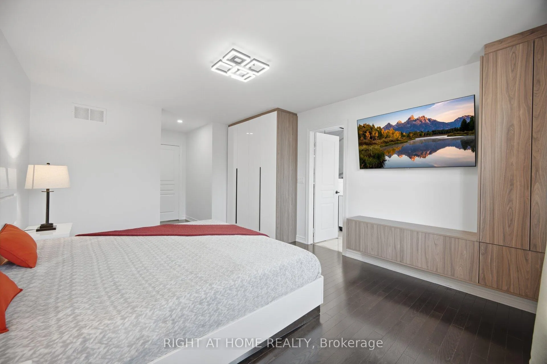 Photo 22 of 87 Via Toscana Drive, Vaughan, Vellore Village — HOMEH