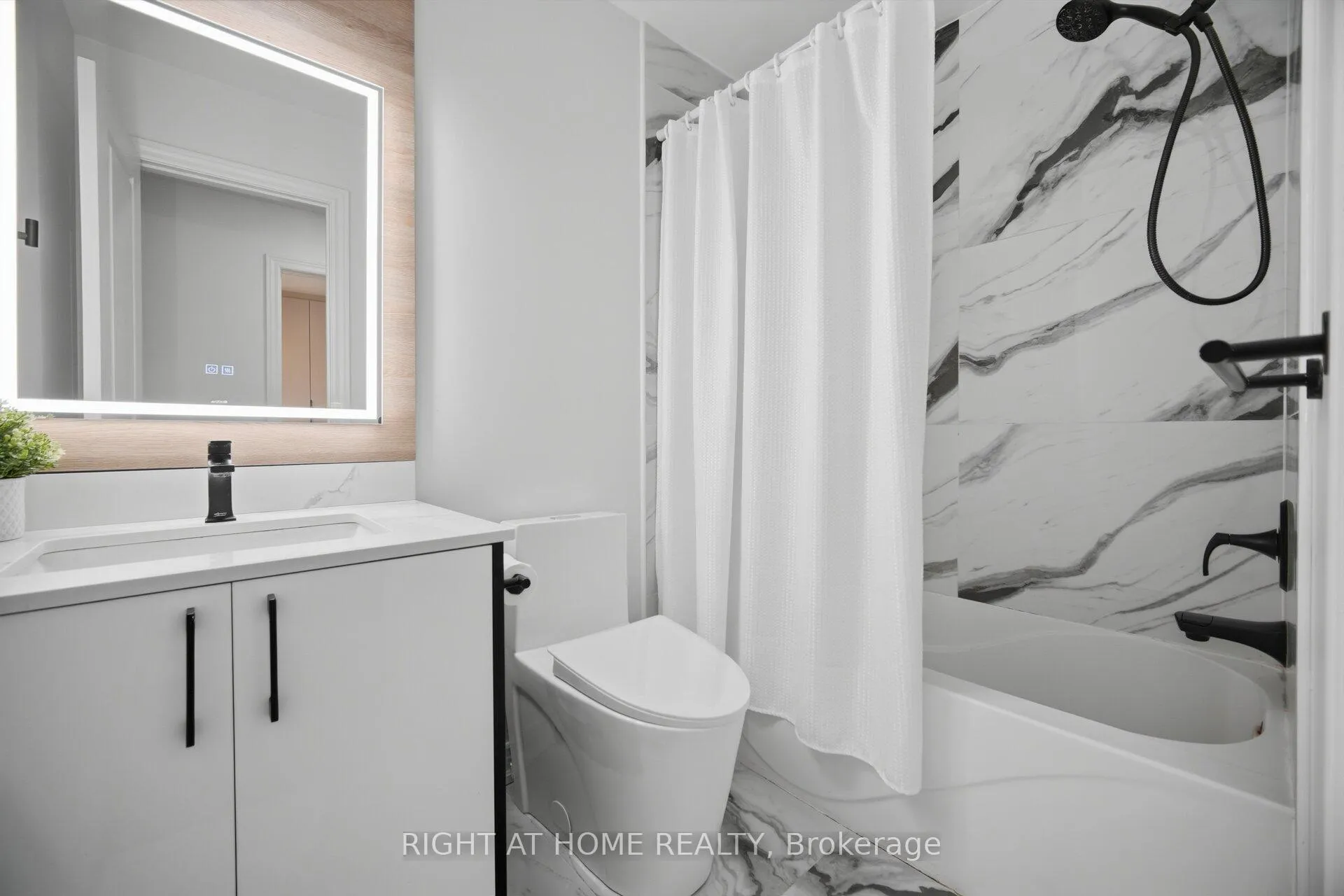 Photo 35 of 87 Via Toscana Drive, Vaughan, Vellore Village — HOMEH