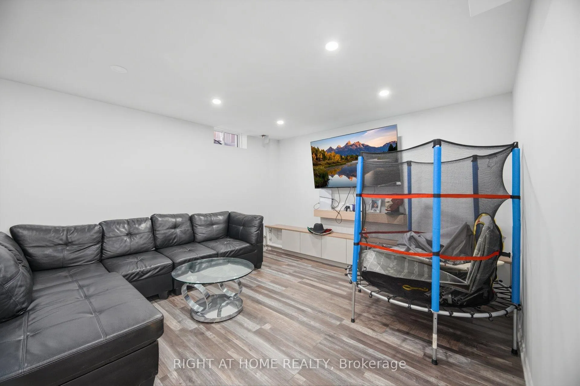 Photo 44 of 87 Via Toscana Drive, Vaughan, Vellore Village — HOMEH