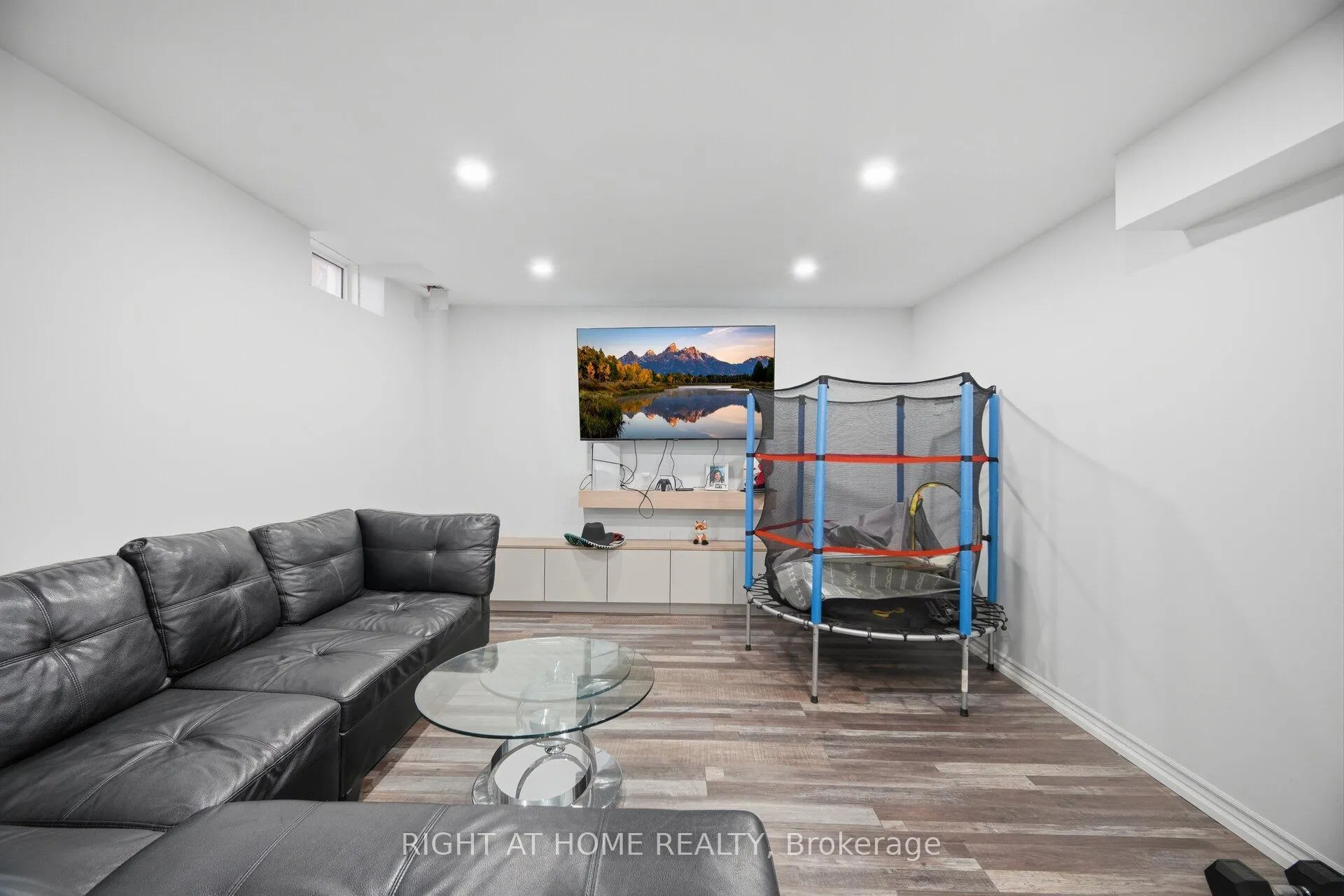 Photo 45 of 87 Via Toscana Drive, Vaughan, Vellore Village — HOMEH