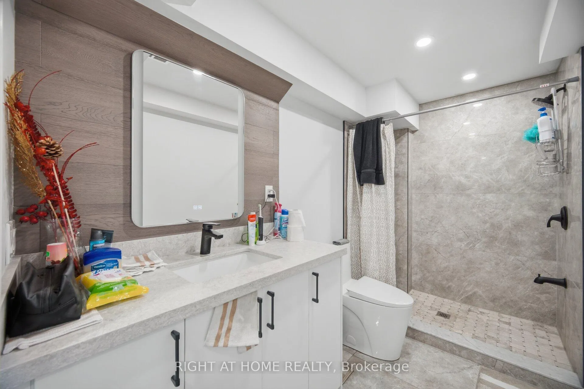 Photo 47 of 87 Via Toscana Drive, Vaughan, Vellore Village — HOMEH