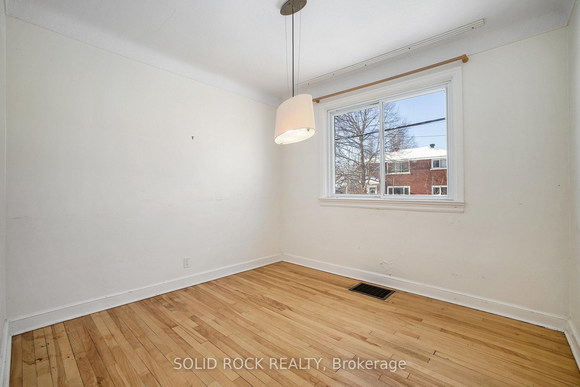 Photo 9 of 1653 Edge Hill Place, Ottawa, Ridgemont — HOMEH