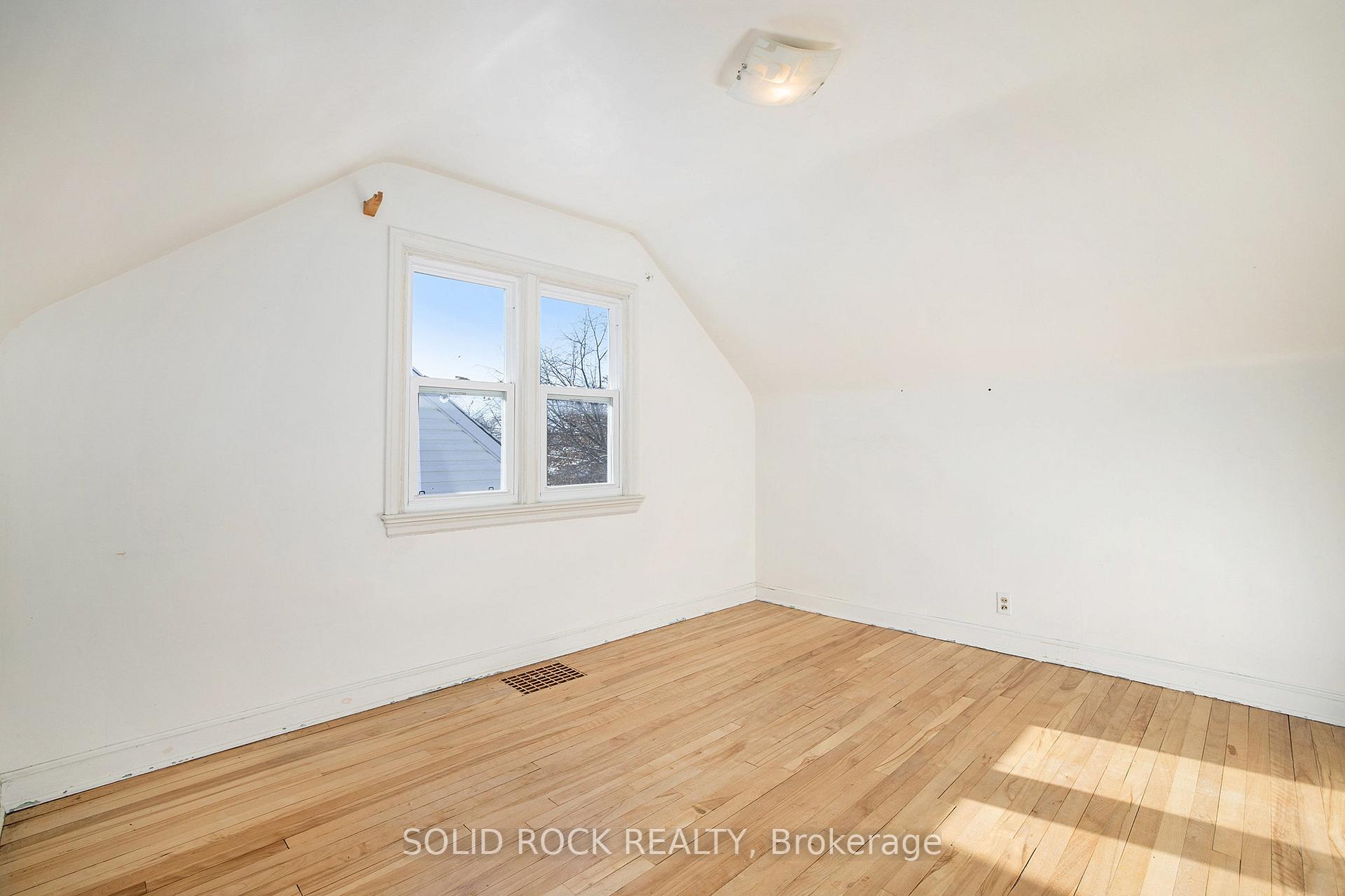 Photo 18 of 1653 Edge Hill Place, Ottawa, Ridgemont — HOMEH