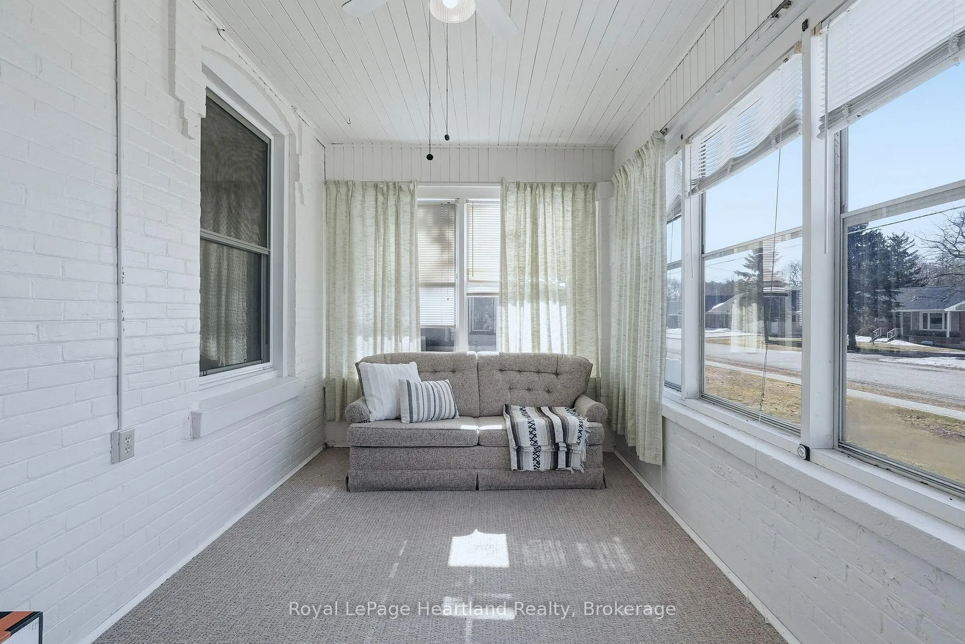 Photo 9 of 77 King Street S, Minto — HOMEH