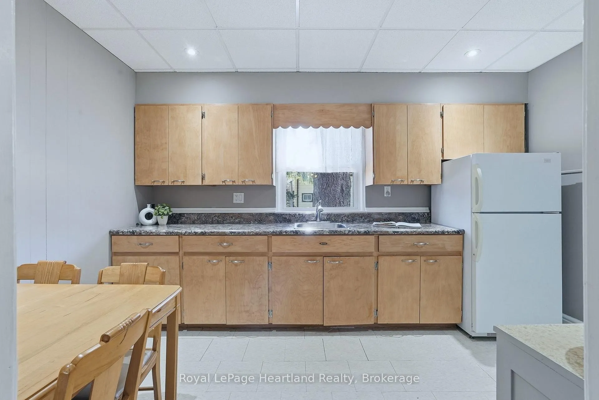 Photo 15 of 77 King Street S, Minto — HOMEH