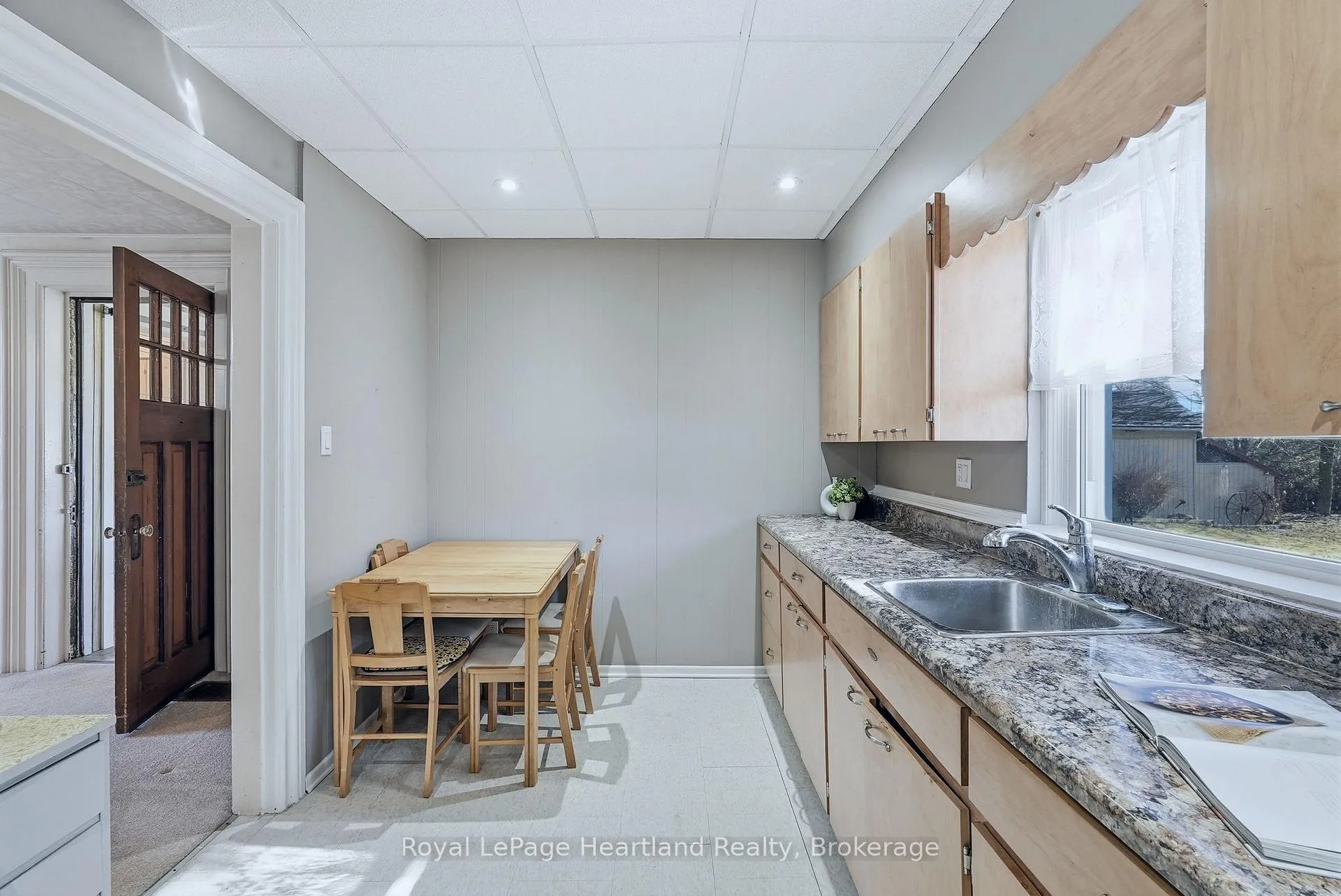 Photo 16 of 77 King Street S, Minto — HOMEH