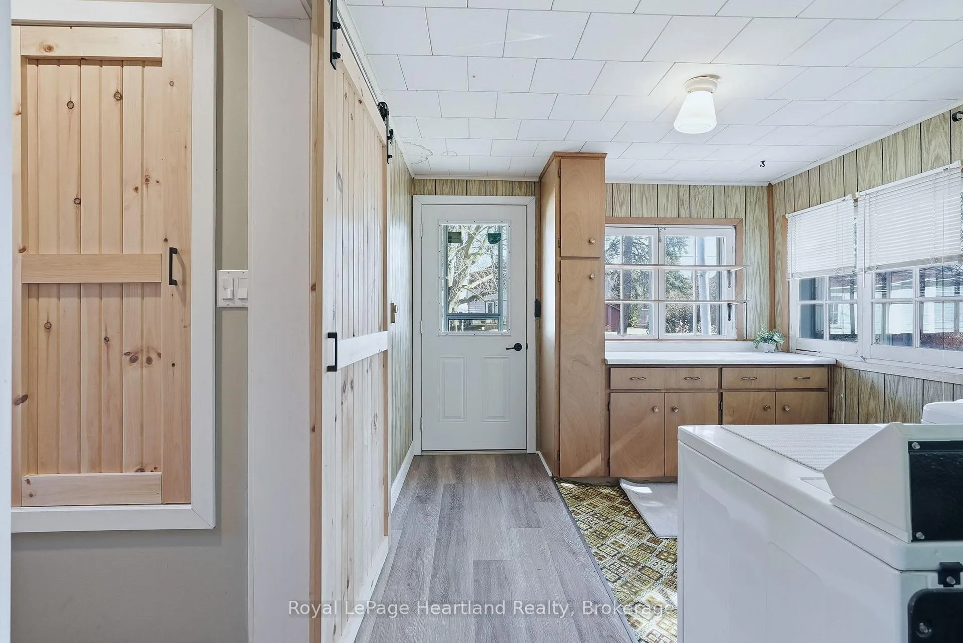 Photo 18 of 77 King Street S, Minto — HOMEH
