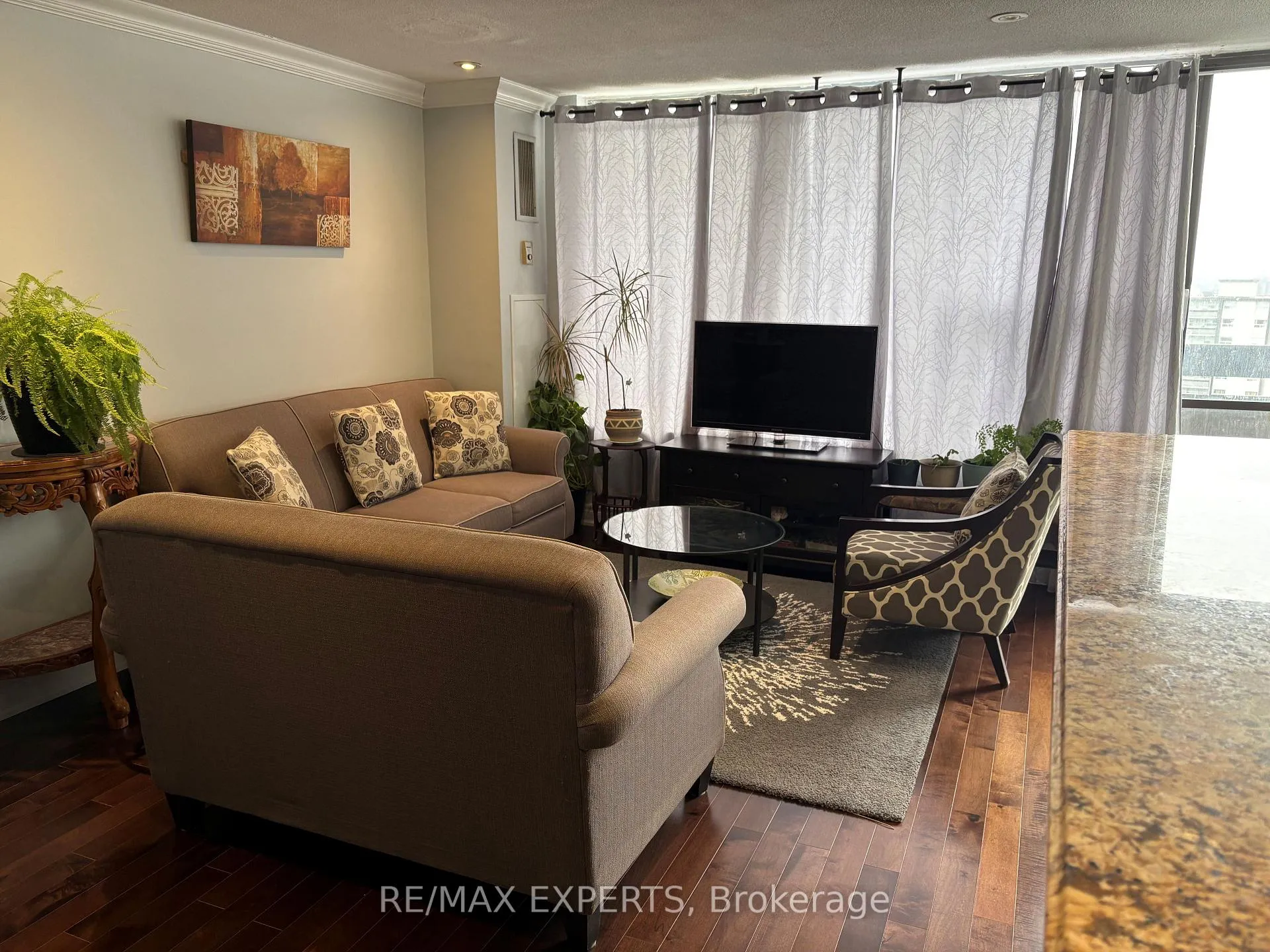 Photo 4 of Unit PH15, 11 Wincott Drive, Etobicoke, Kingsview Village-The Westway — HOMEH