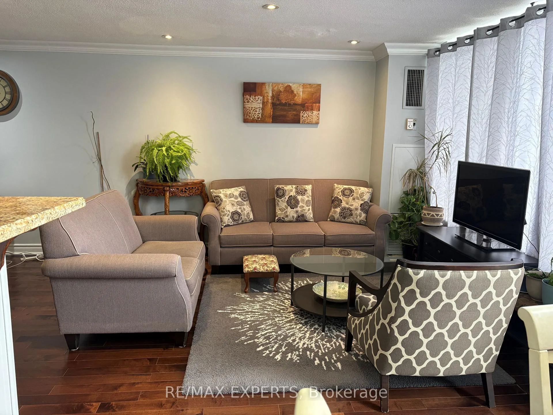 Photo 5 of Unit PH15, 11 Wincott Drive, Etobicoke, Kingsview Village-The Westway — HOMEH