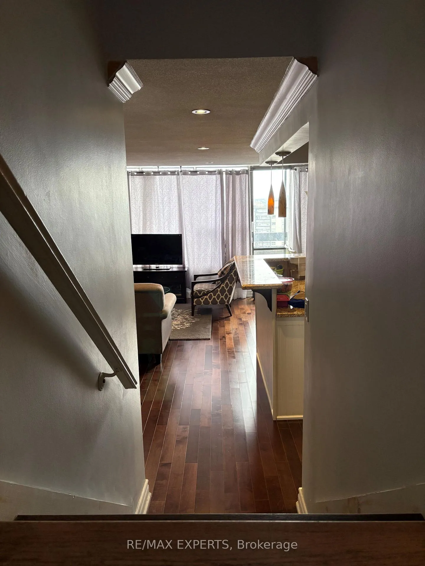Photo 10 of Unit PH15, 11 Wincott Drive, Etobicoke, Kingsview Village-The Westway — HOMEH