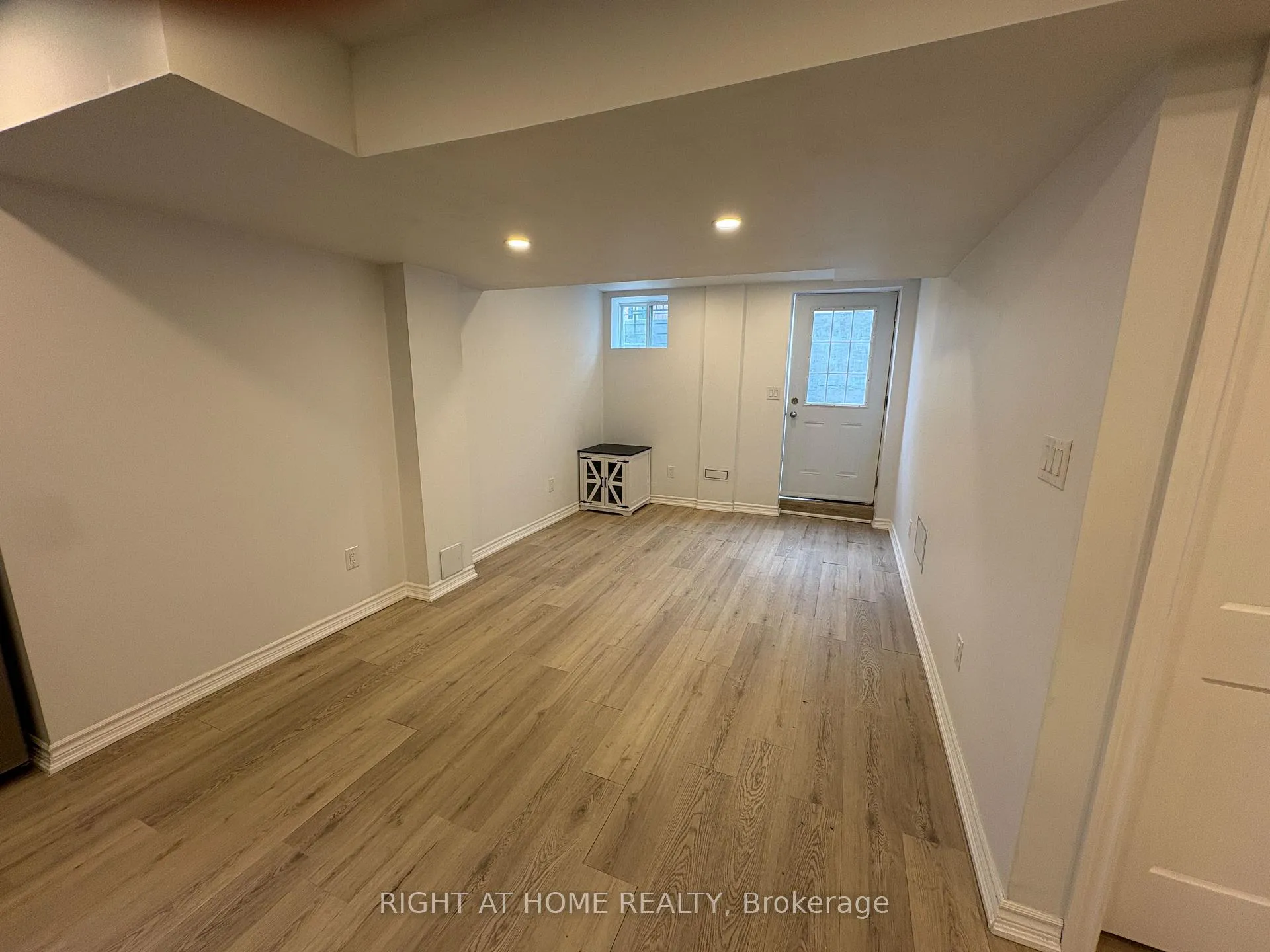 Photo 3 of 1501 Tamarck Point, Milton, Cobban — HOMEH