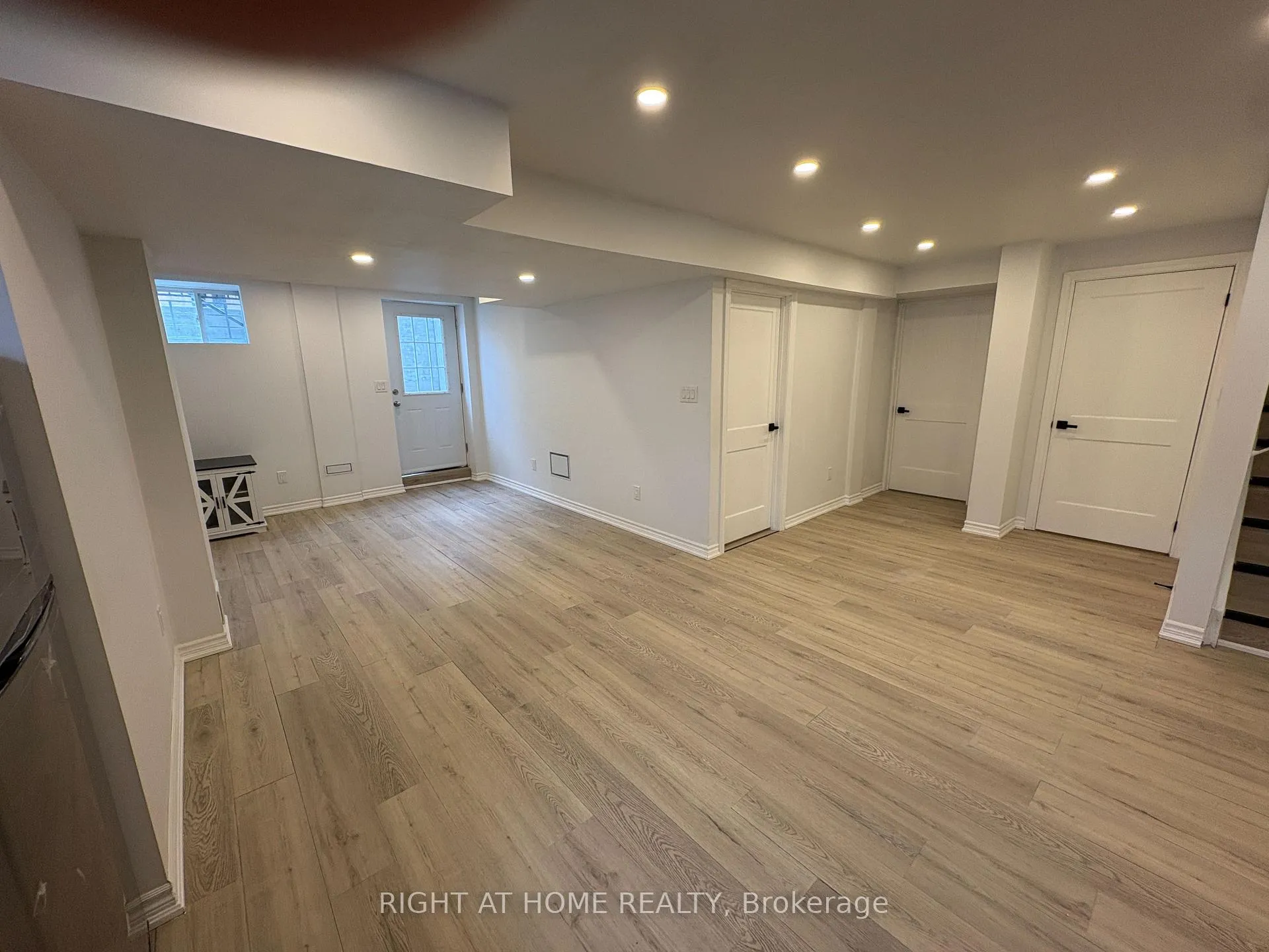 Photo 4 of 1501 Tamarck Point, Milton, Cobban — HOMEH