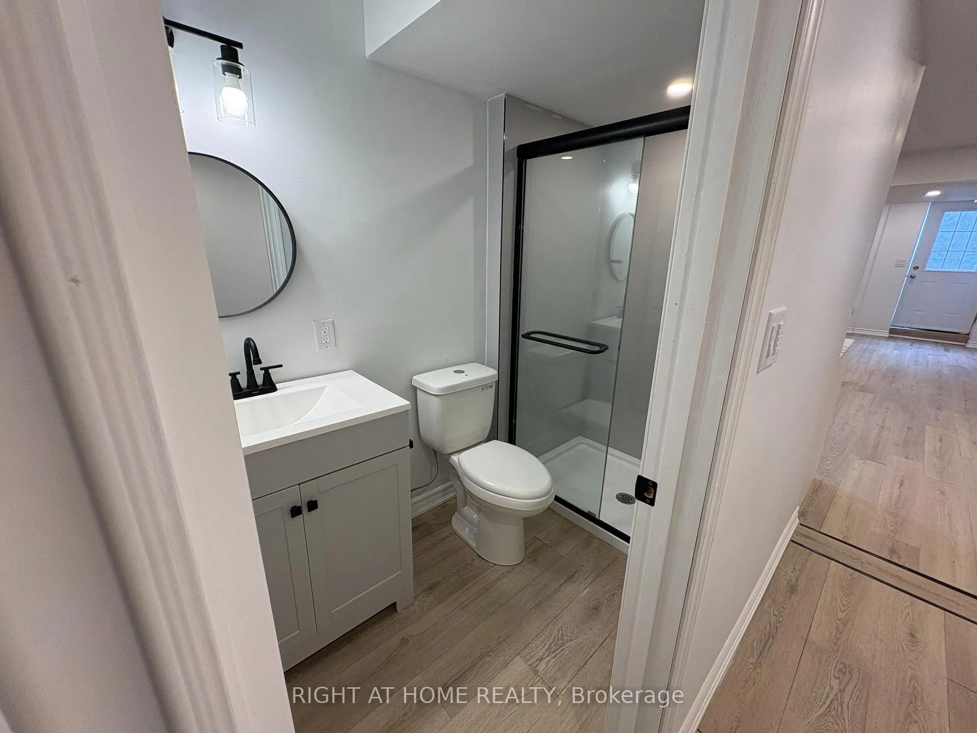 Photo 8 of 1501 Tamarck Point, Milton, Cobban — HOMEH