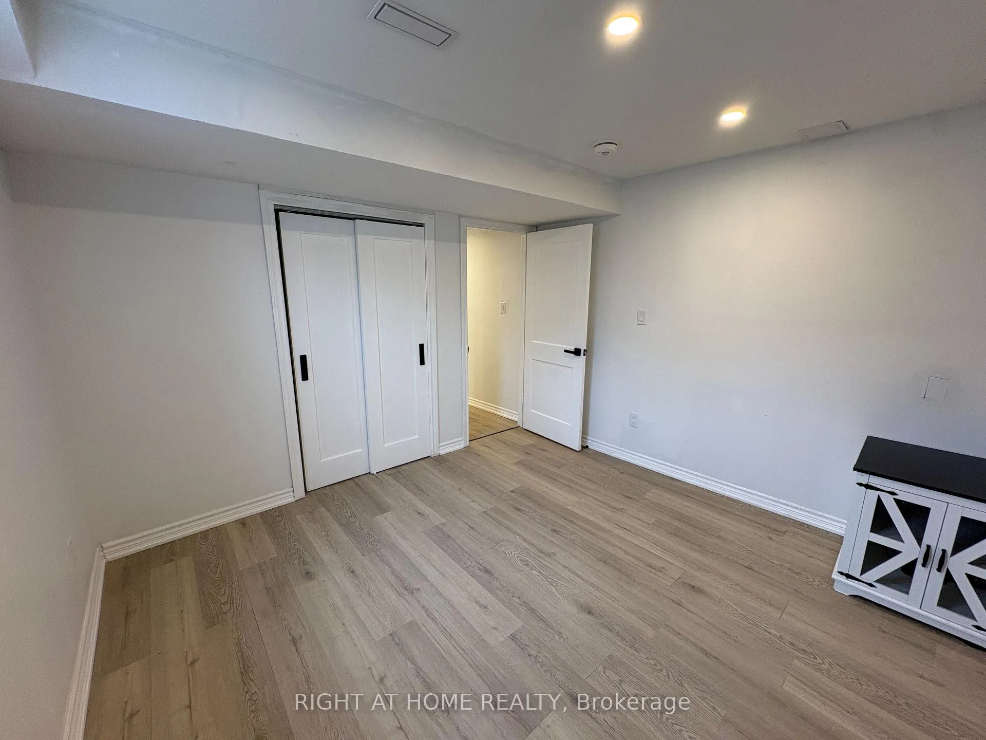 Photo 10 of 1501 Tamarck Point, Milton, Cobban — HOMEH