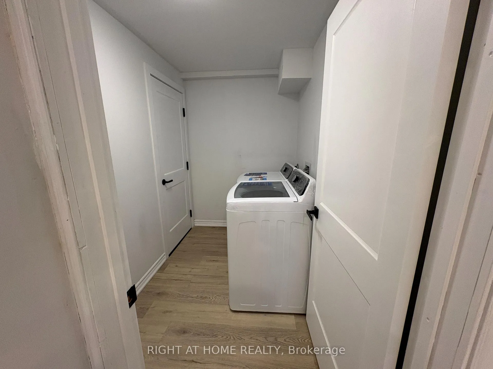 Photo 15 of 1501 Tamarck Point, Milton, Cobban — HOMEH