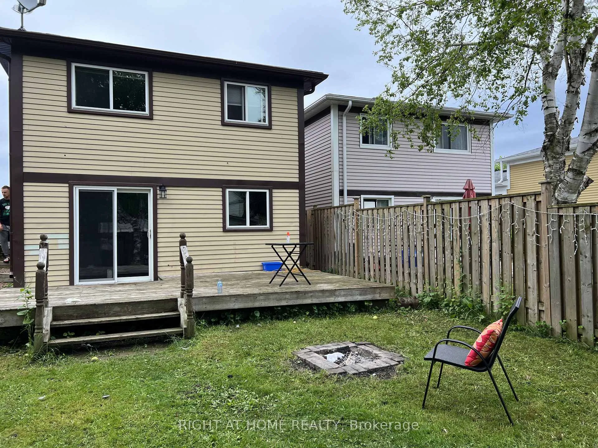Photo 15 of Unit Walkout Basement, 87 Barrett Crescent, Barrie, Letitia Heights — HOMEH