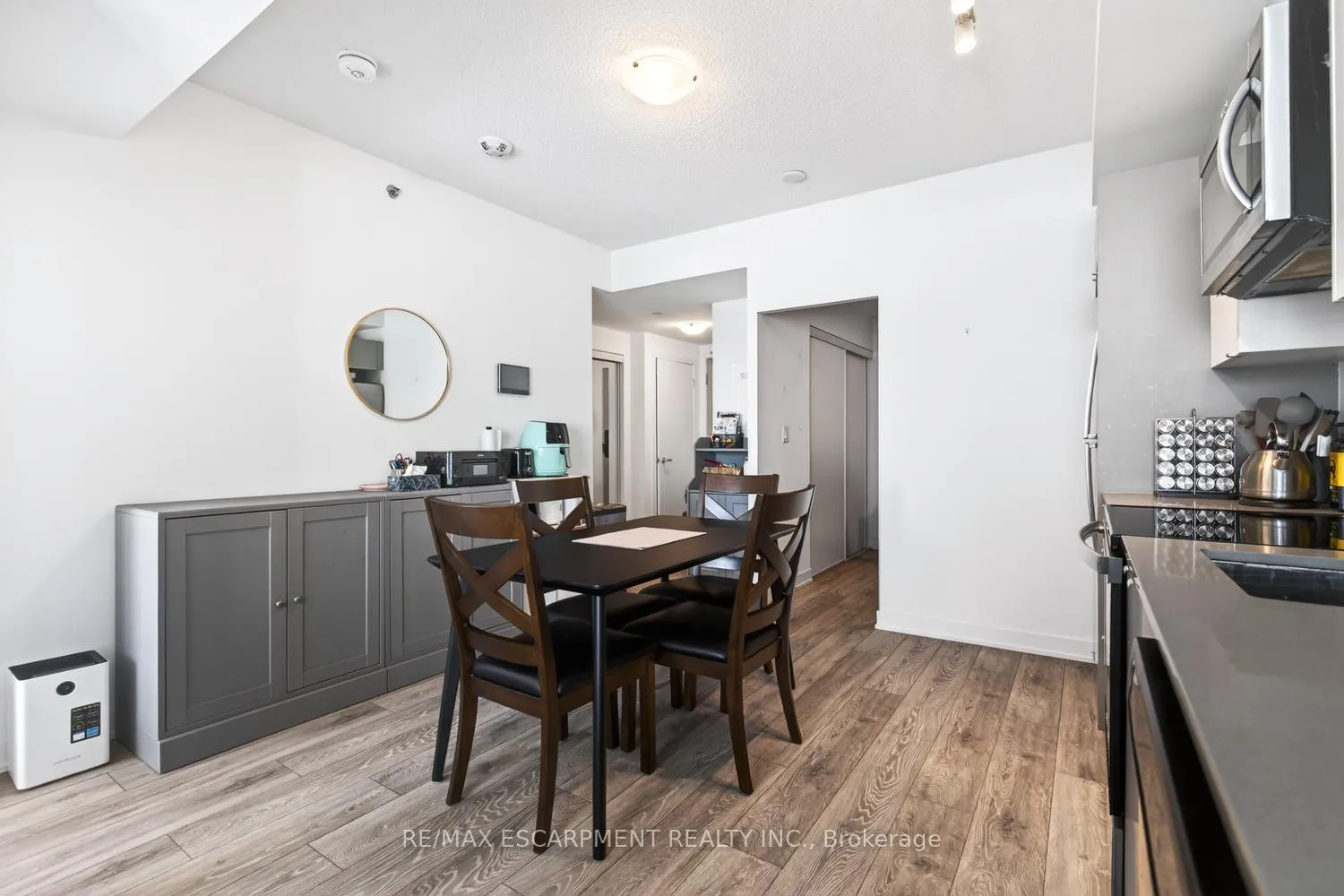 Photo 7 of Unit A802, 3210 Dakota Common, Burlington, Alton — HOMEH