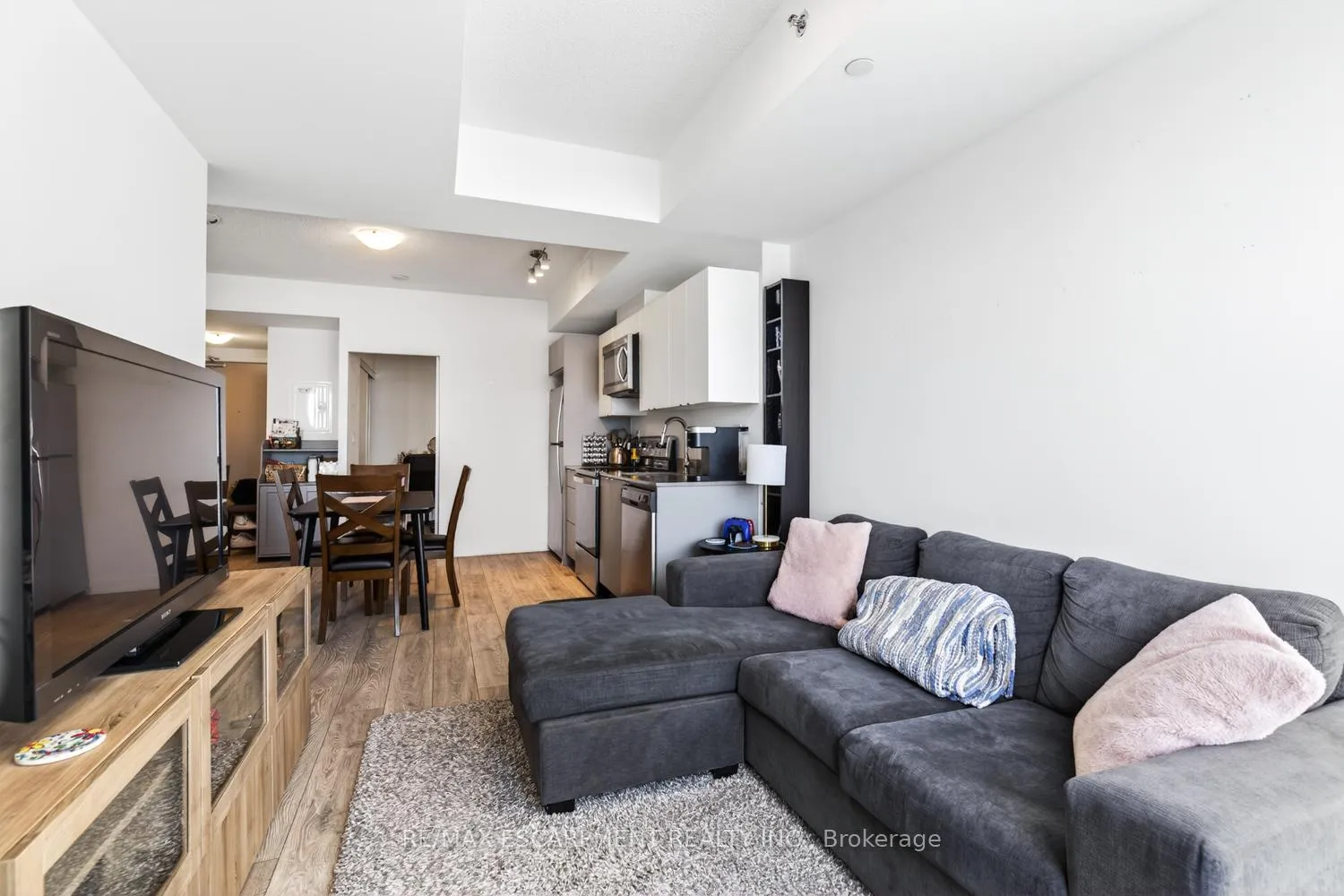 Photo 13 of Unit A802, 3210 Dakota Common, Burlington, Alton — HOMEH