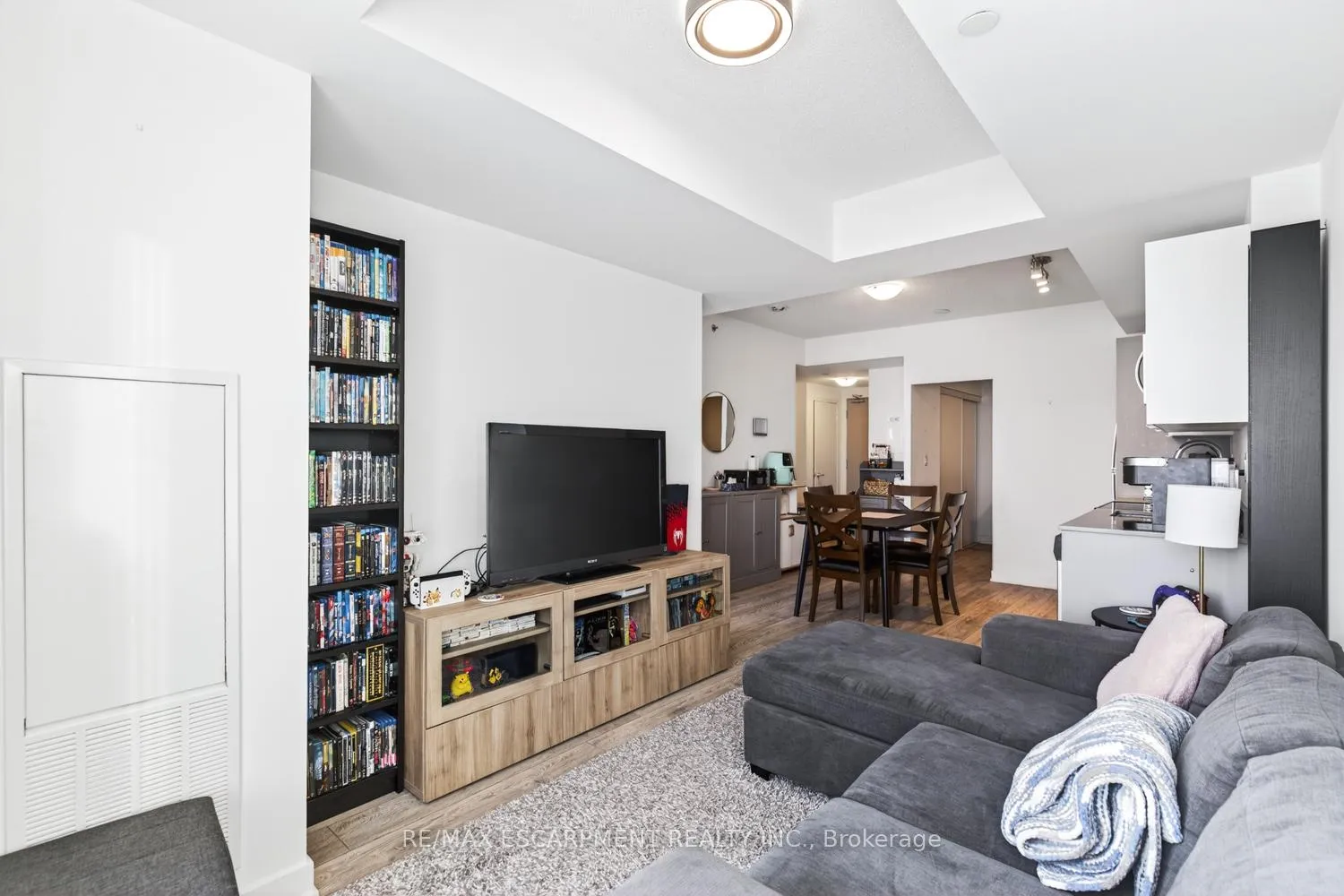 Photo 14 of Unit A802, 3210 Dakota Common, Burlington, Alton — HOMEH