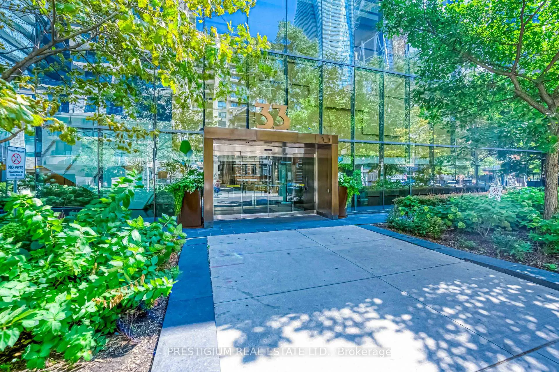 Photo 2 of Unit 3704, 33 Charles Street E, Toronto, Church-Yonge Corridor — HOMEH
