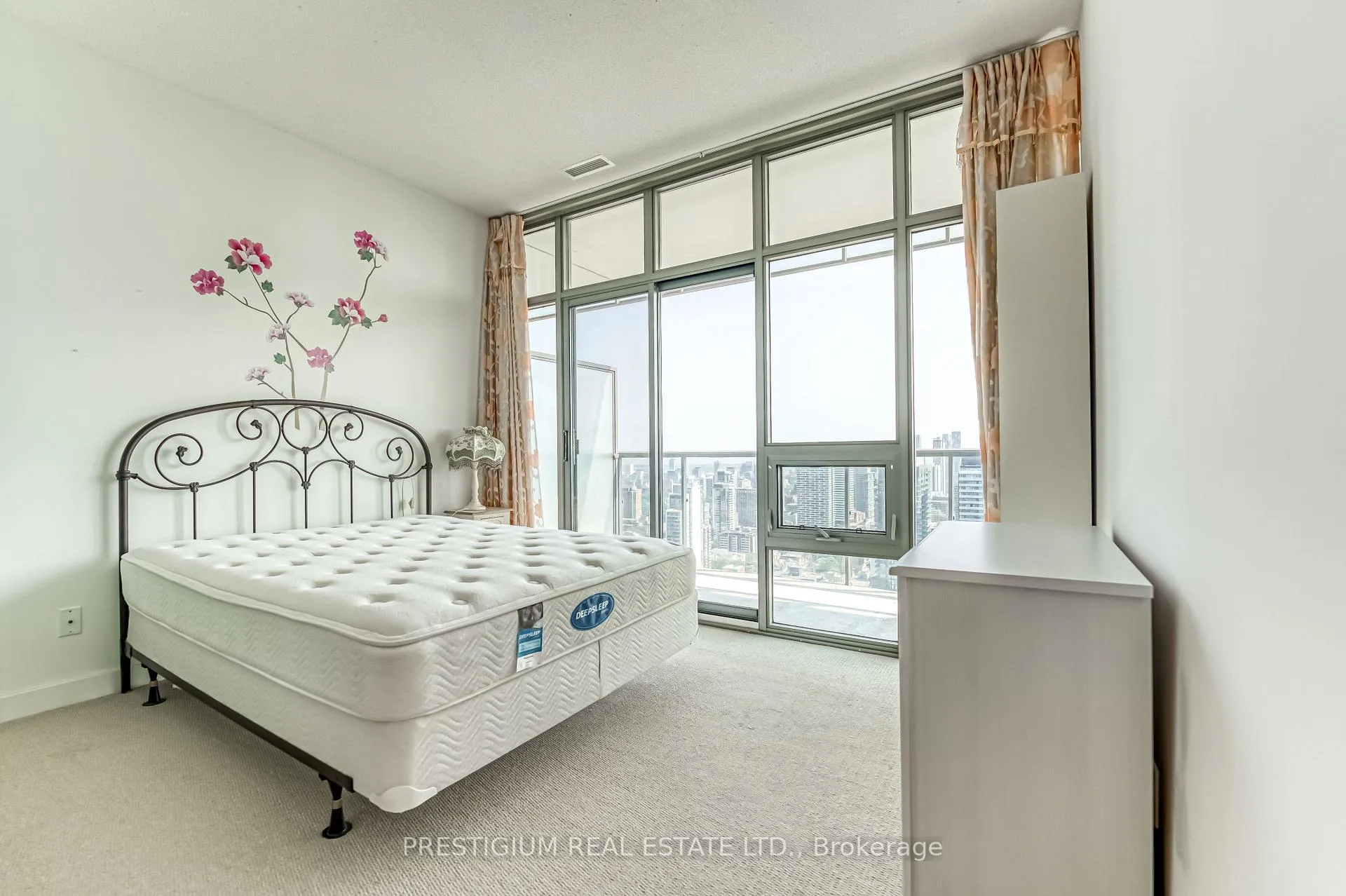 Photo 7 of Unit 3704, 33 Charles Street E, Toronto, Church-Yonge Corridor — HOMEH