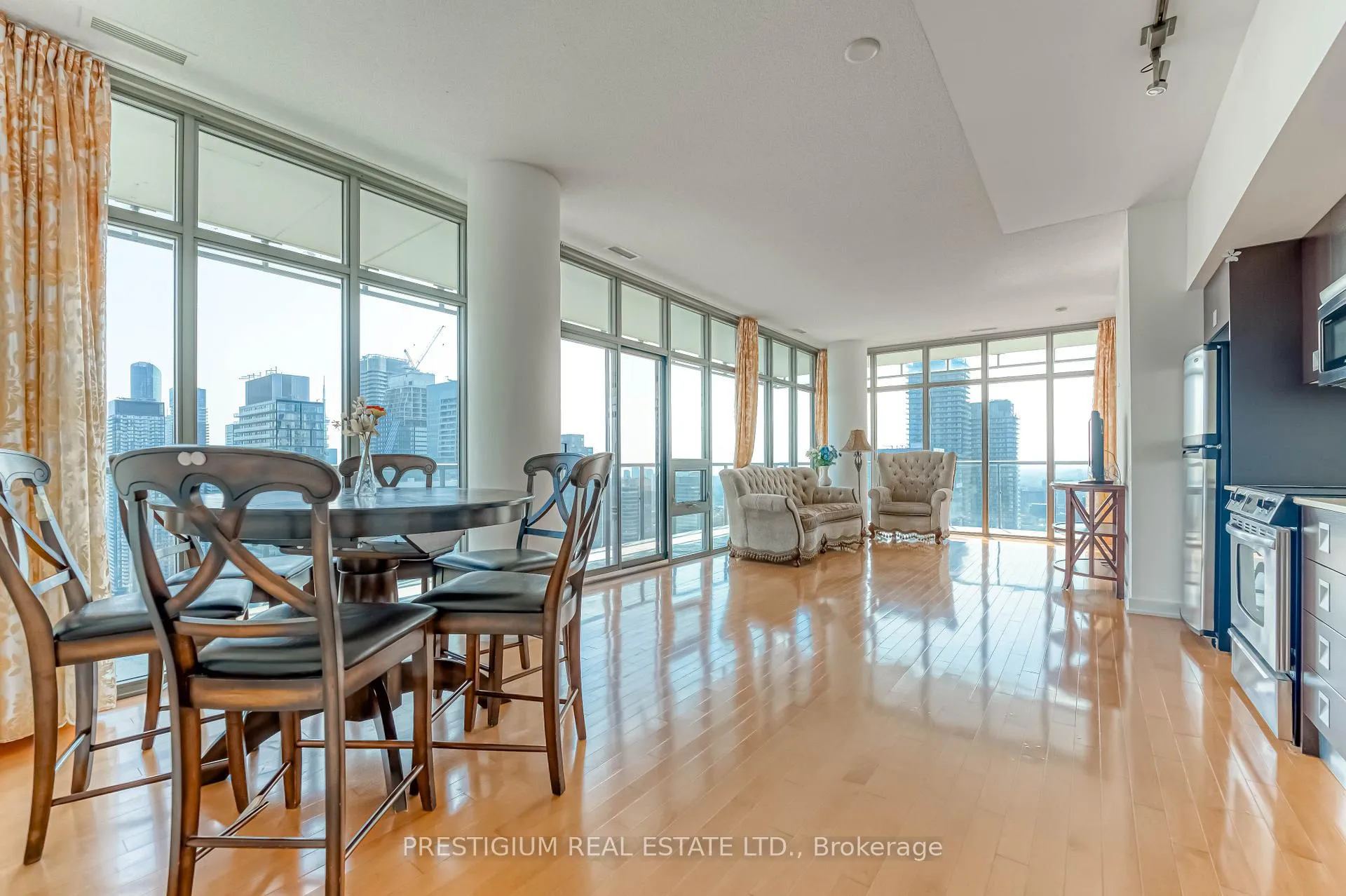 Photo 9 of Unit 3704, 33 Charles Street E, Toronto, Church-Yonge Corridor — HOMEH