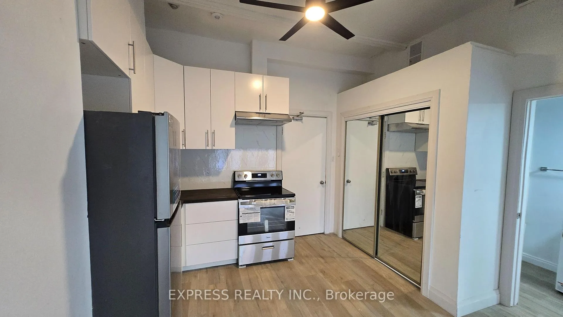Photo 6 of Unit 304, 252 James Street S, Hamilton, Durand — HOMEH