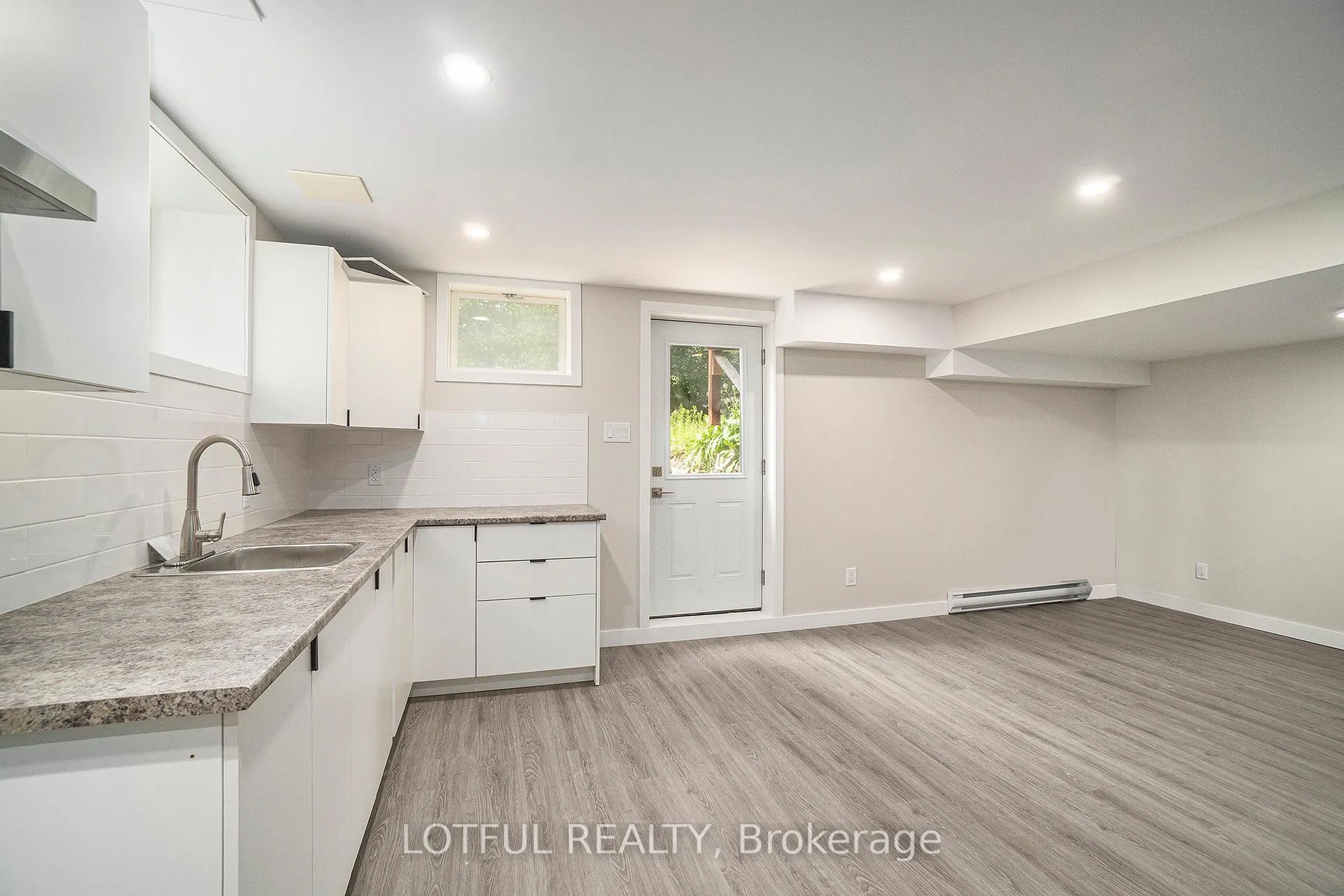 Photo 6 of Unit C, 2647 Priscilla Street, Ottawa, Britannia — HOMEH