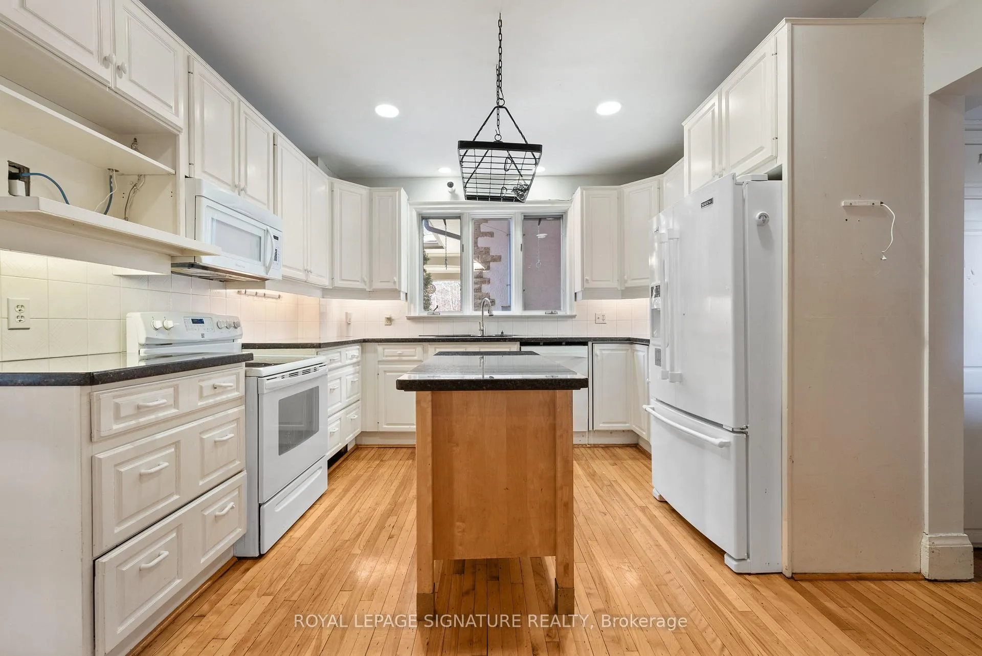 Photo 10 of 57 St Edmunds Drive, Toronto, Lawrence Park South — HOMEH