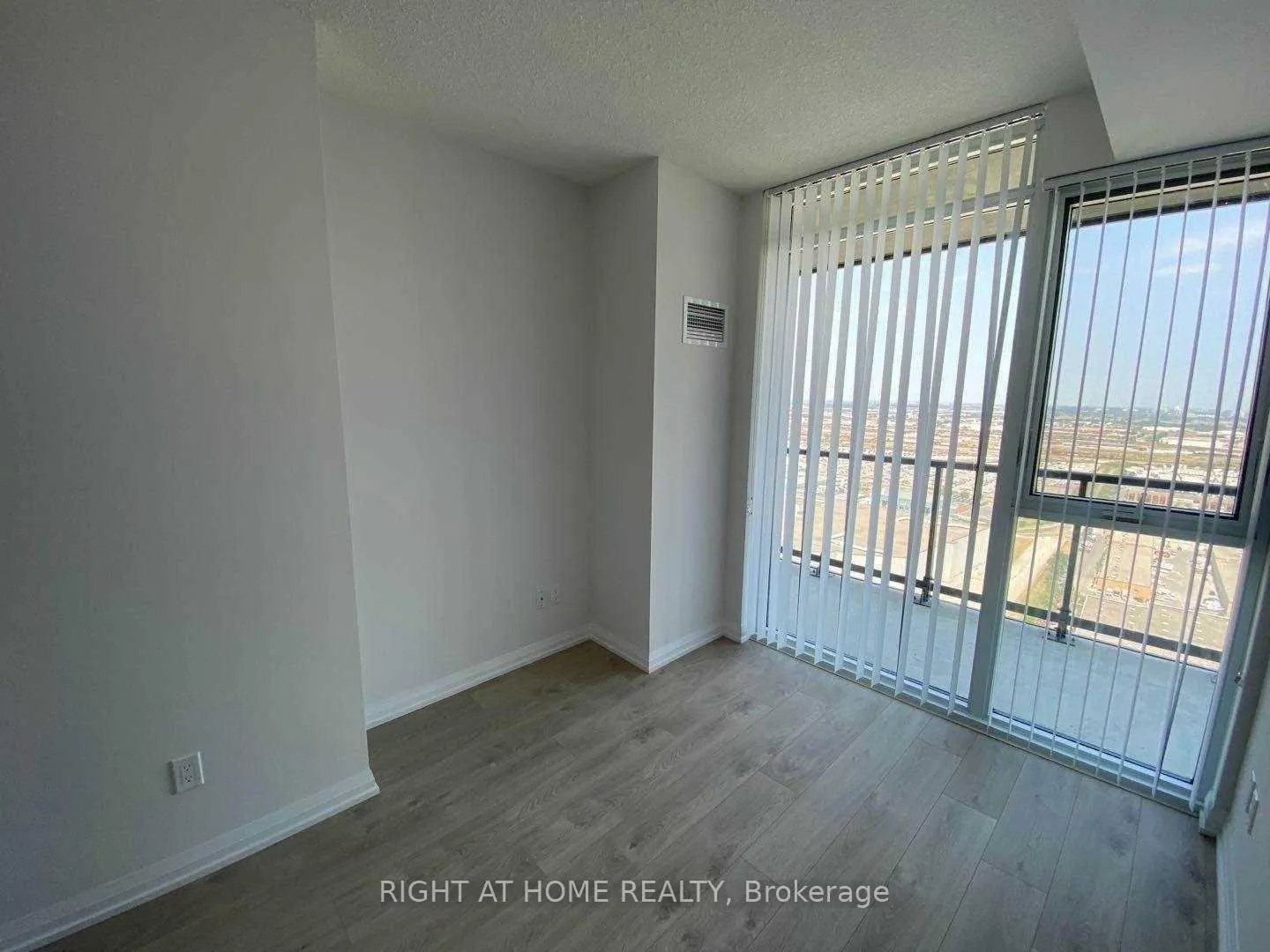 Photo 5 of Unit 2302, 7895 Jane Street, Vaughan, Concord — HOMEH