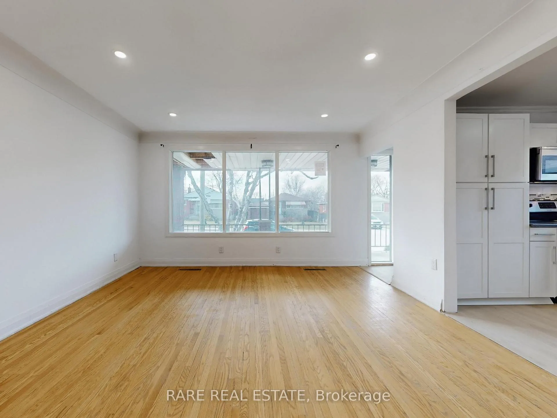 Photo 3 of Unit Main, 359 East 42nd Street, Hamilton, Hampton Heights — HOMEH