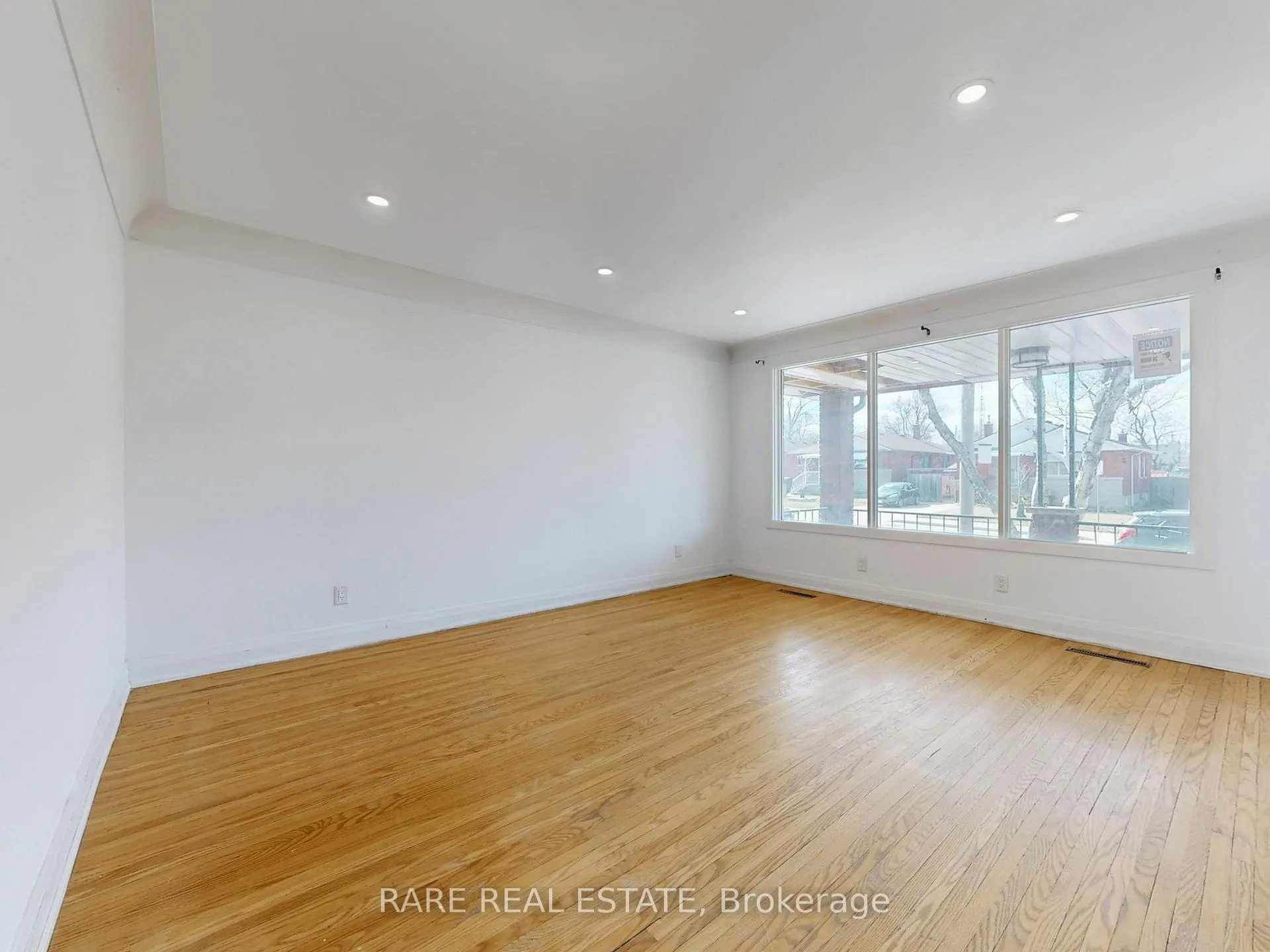 Photo 4 of Unit Main, 359 East 42nd Street, Hamilton, Hampton Heights — HOMEH