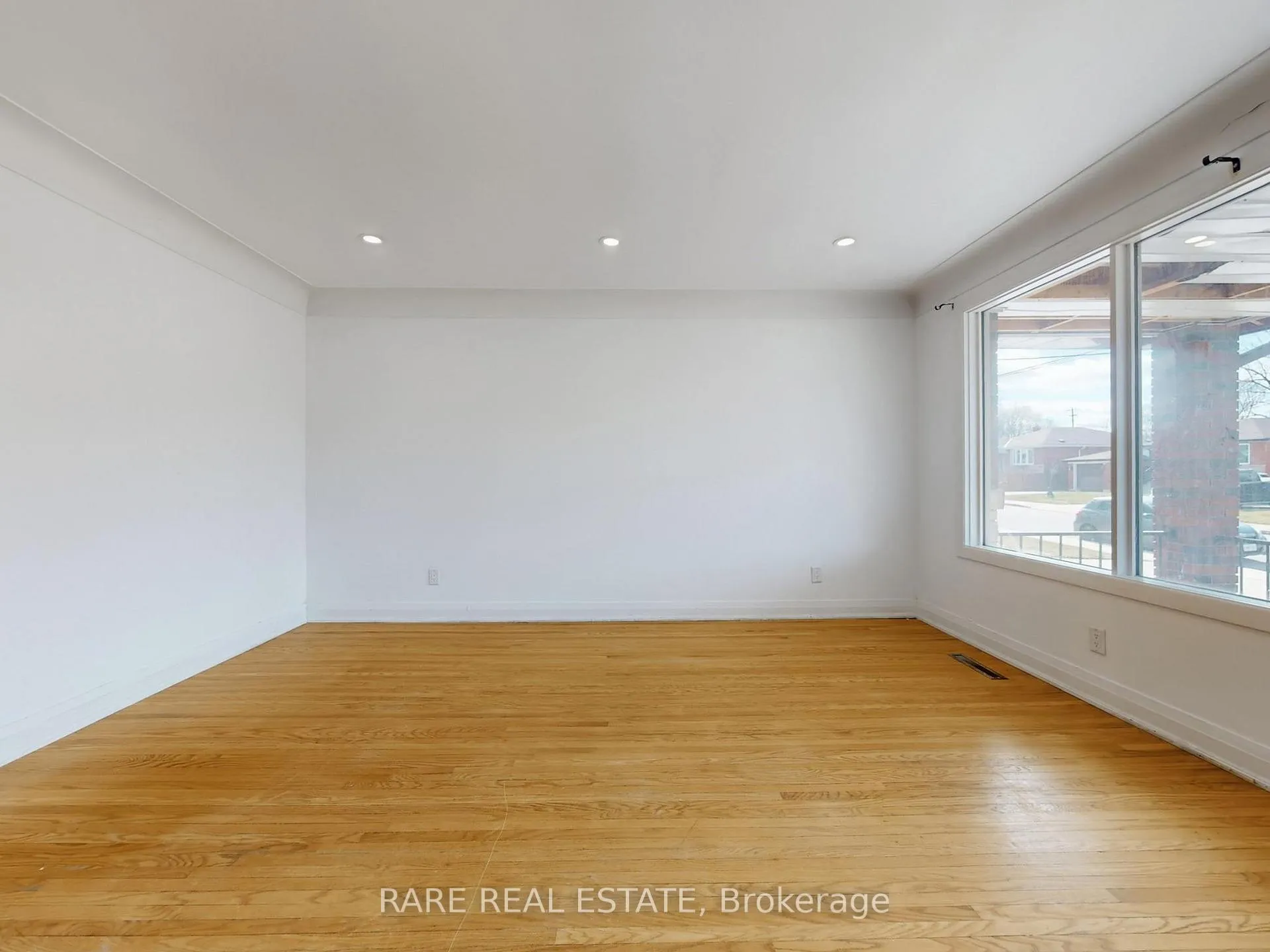 Photo 5 of Unit Main, 359 East 42nd Street, Hamilton, Hampton Heights — HOMEH