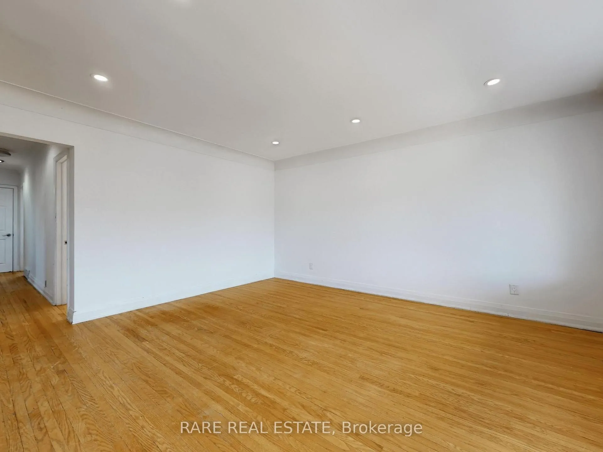 Photo 6 of Unit Main, 359 East 42nd Street, Hamilton, Hampton Heights — HOMEH