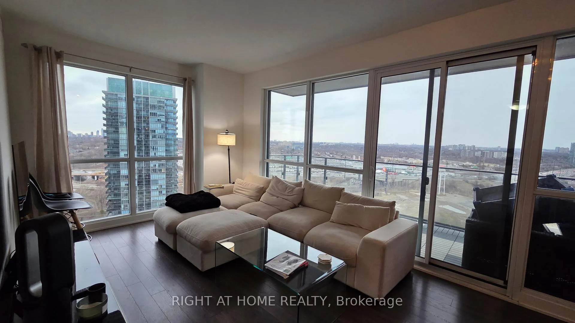 Photo 3 of Unit 2307, 10 Parklawn Road, Markham, Thornlea — HOMEH