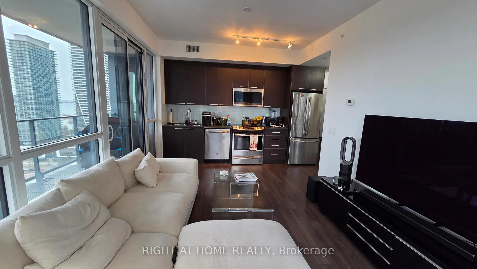 Photo 5 of Unit 2307, 10 Parklawn Road, Markham, Thornlea — HOMEH