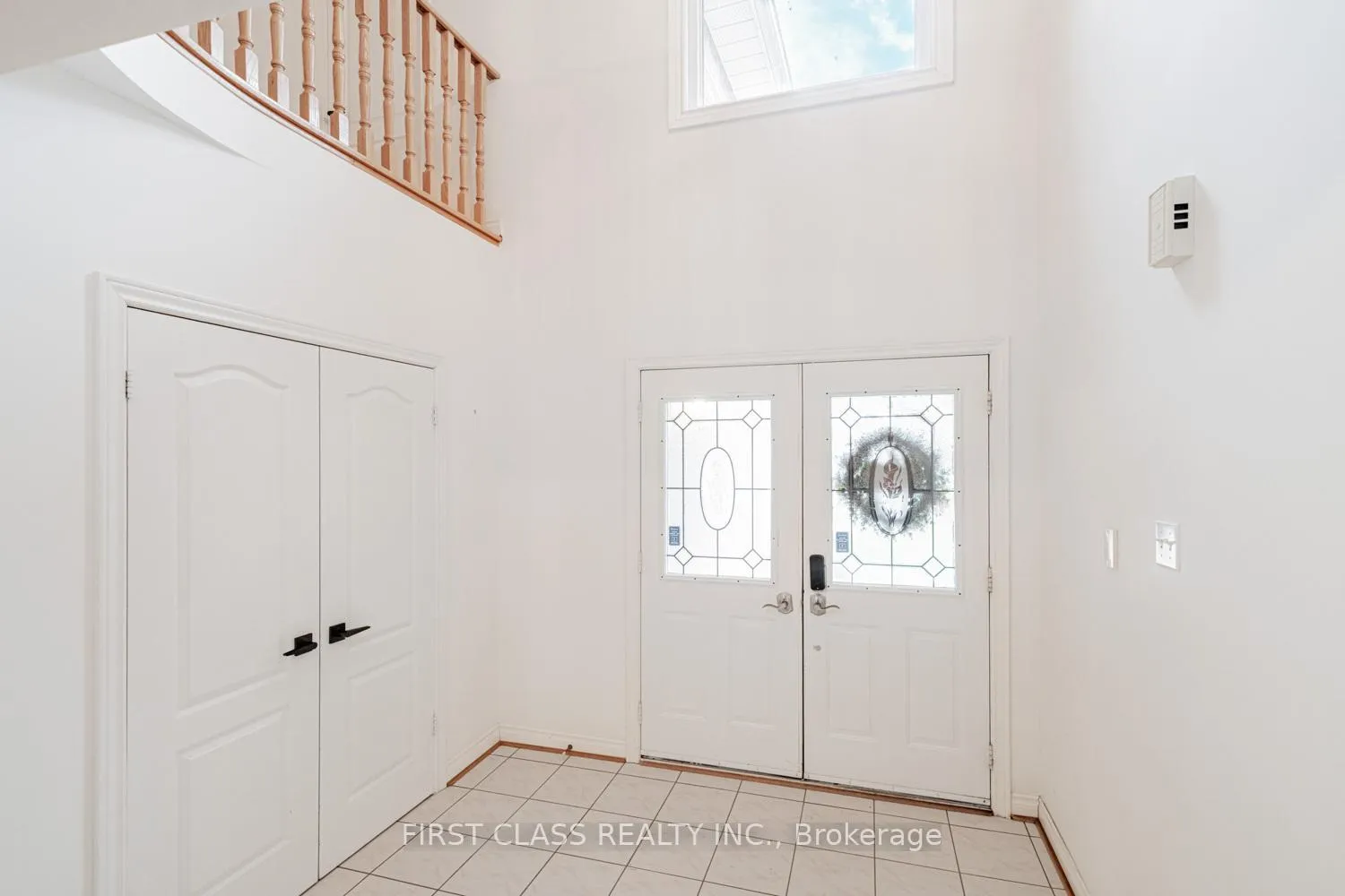 Photo 3 of 220 Timpson Drive, Aurora, Aurora Highlands — HOMEH